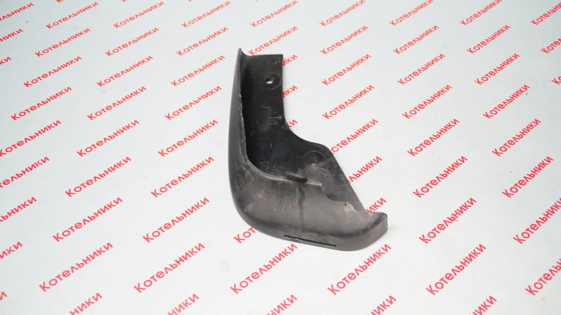 Nissan KE788-1K085 Брызговики передние левый - изображение 1