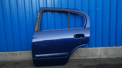 Nissan 82101-5M431 Дверь задняя левая