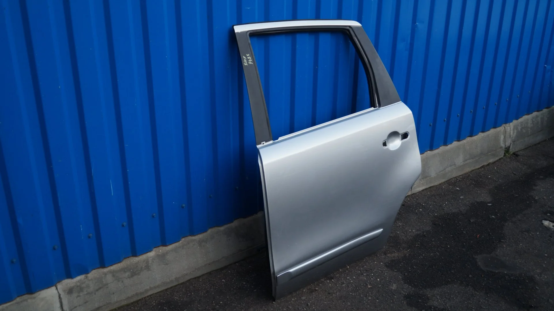 Nissan H2101-9U0M0 Дверь задняя левая - миниатюра 2