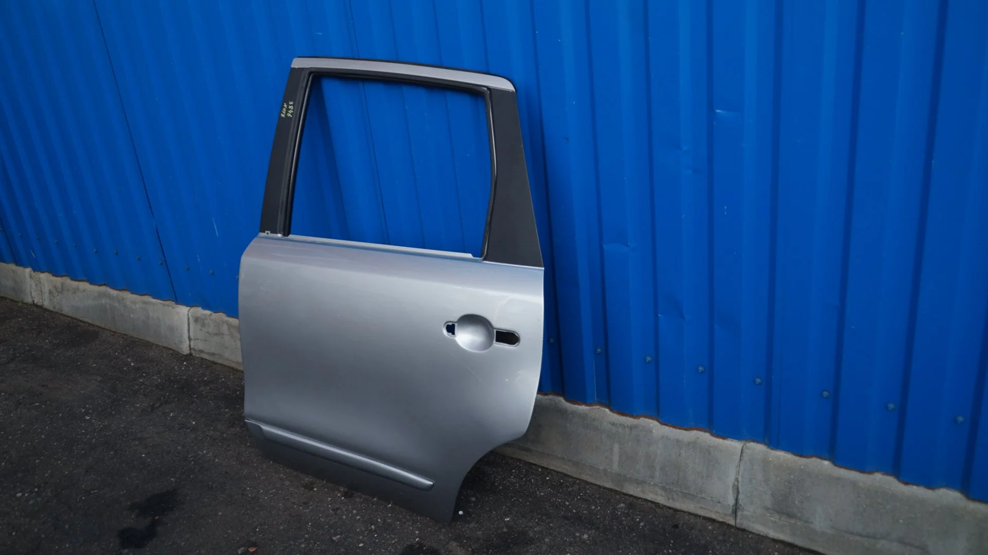Nissan H2101-9U0M0 Дверь задняя левая - миниатюра 3