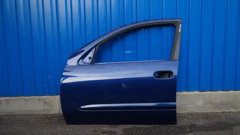 Nissan 80101-5M432 Дверь передняя левая