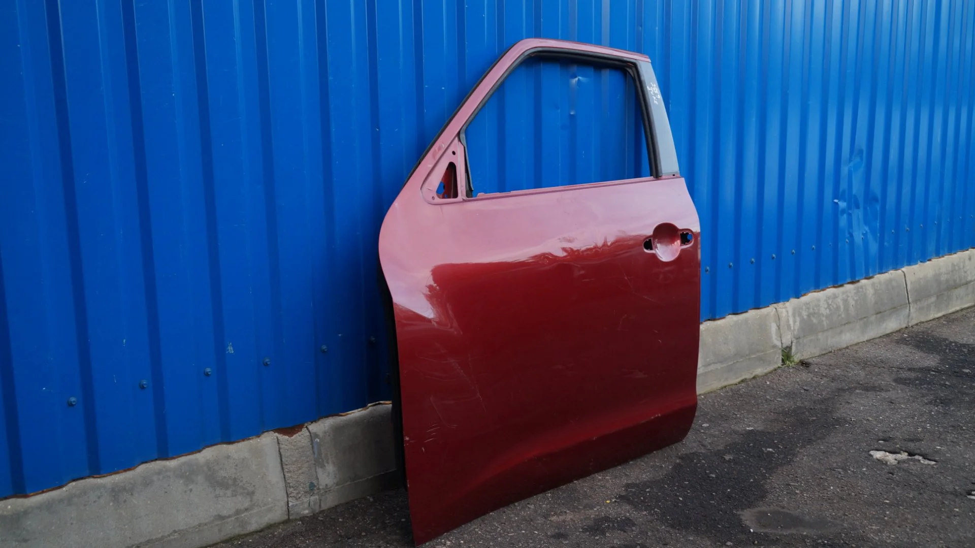 Nissan H0101-1KKMD Дверь передняя левая - миниатюра 3