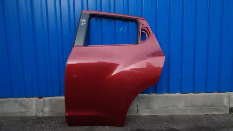 Nissan H2101-1KKMD Дверь задняя левая