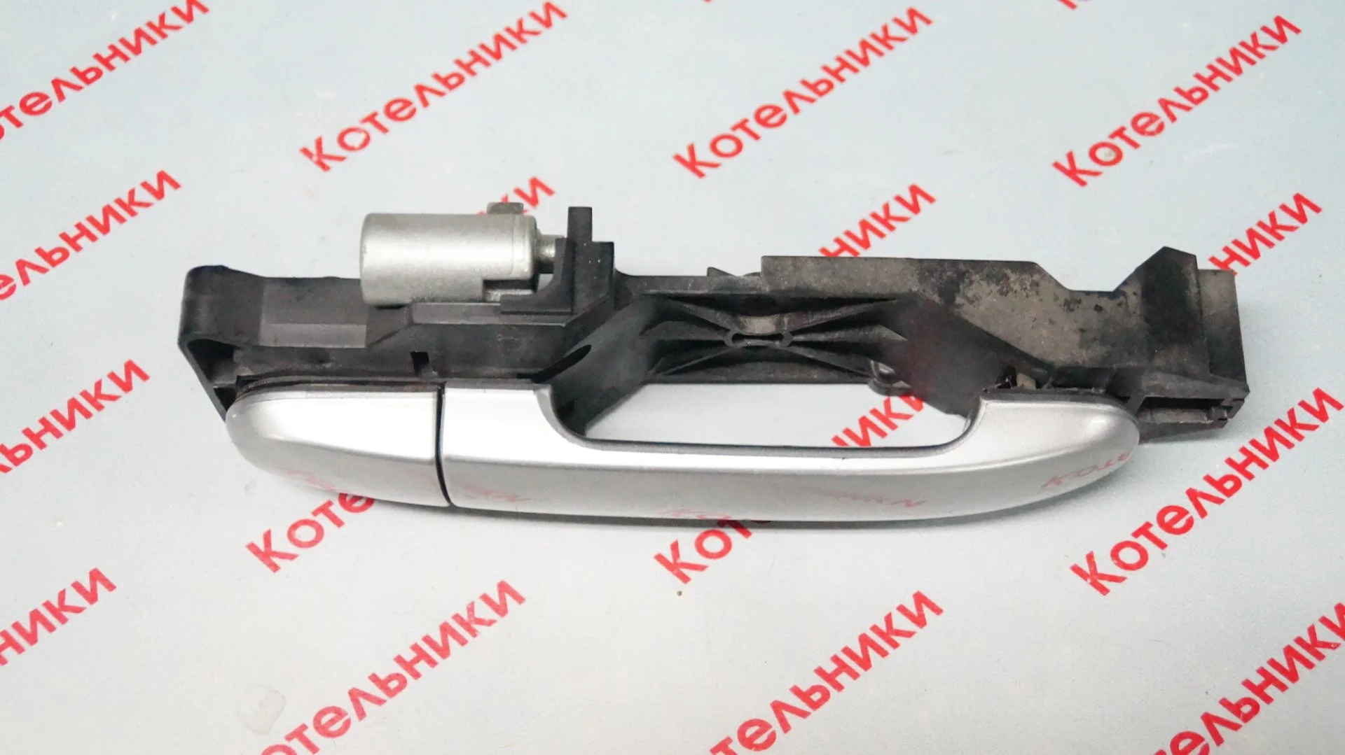 Nissan 80610-AX62B Ручка правая - миниатюра 3