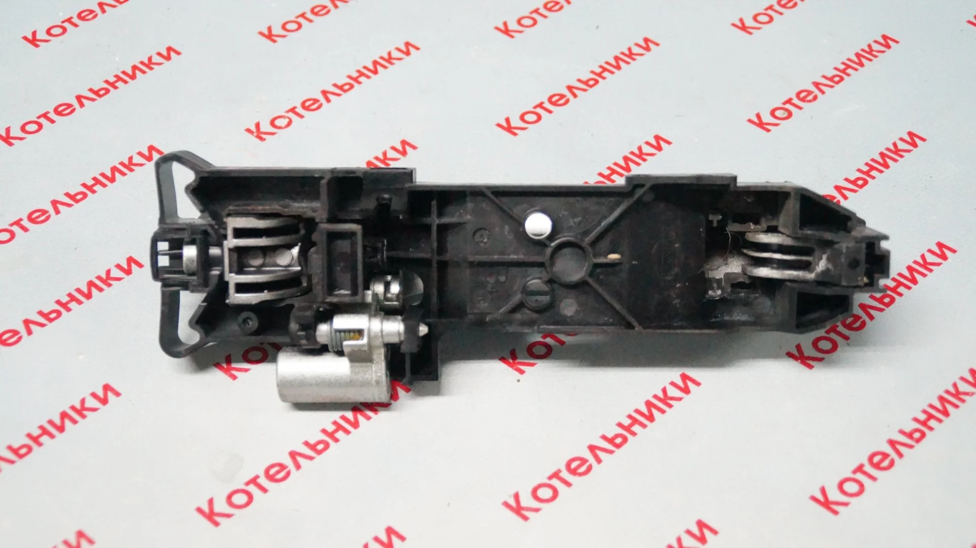 Nissan 80610-AX62B Ручка правая - миниатюра 4