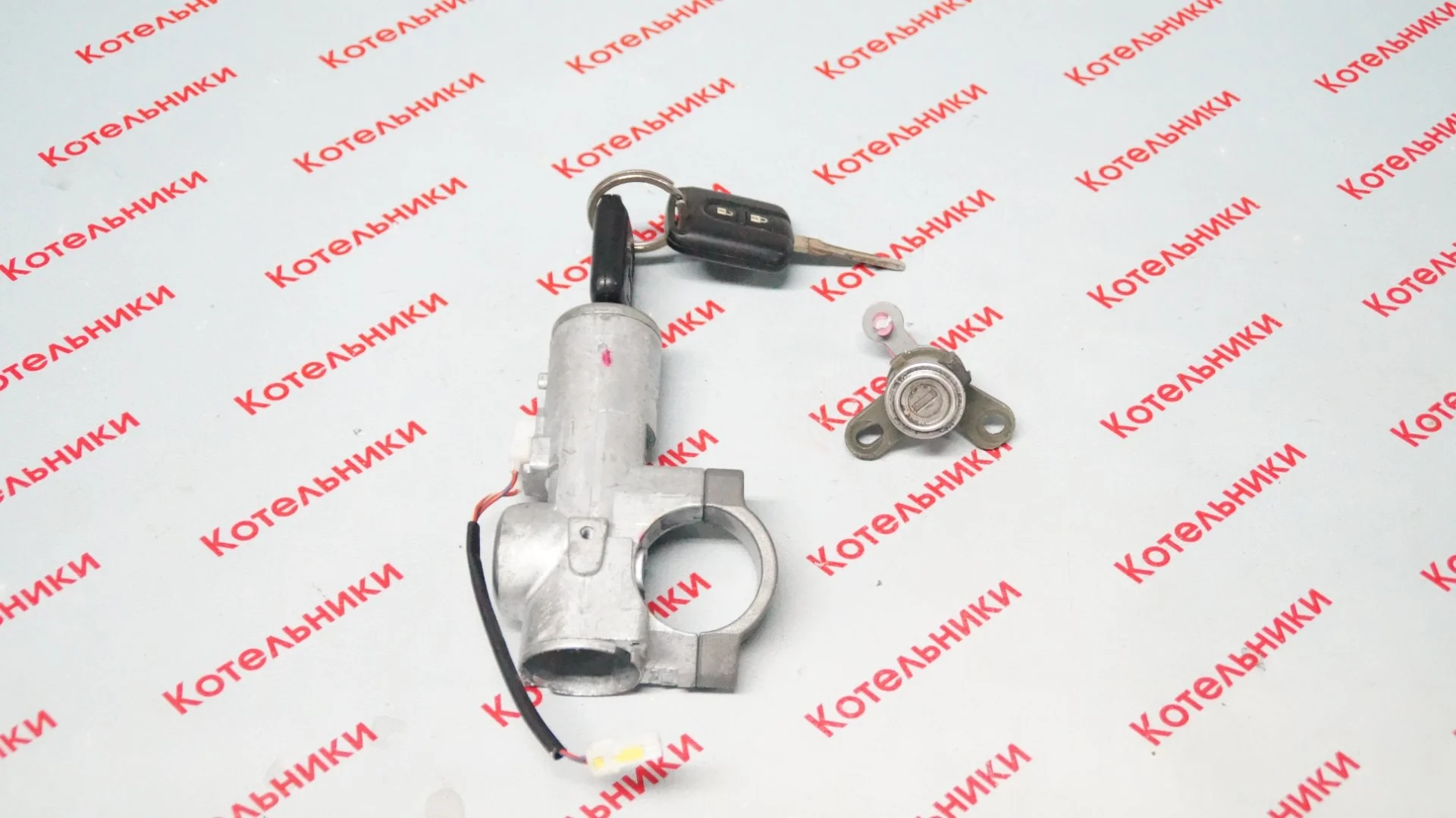 Nissan D8700-BM626 Замок зажигания - изображение 1