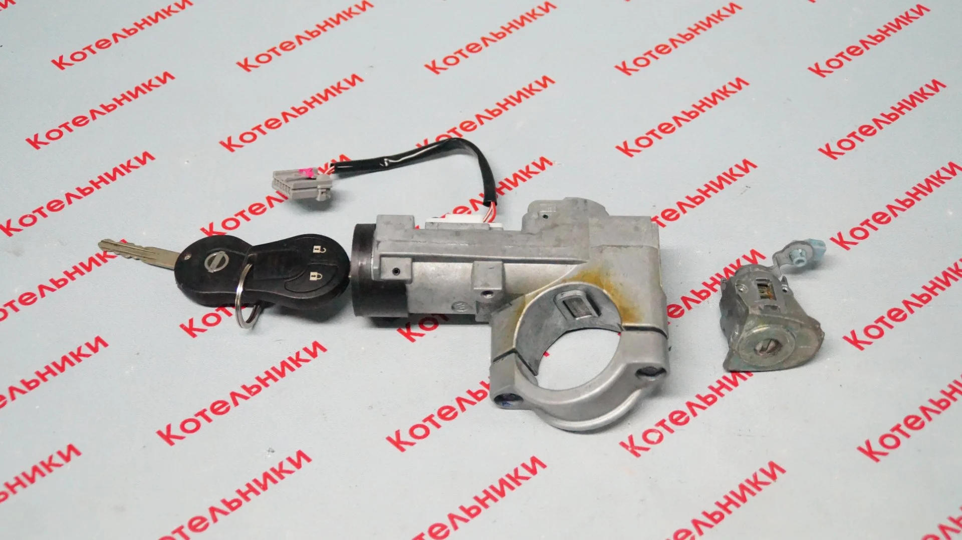 Nissan 48700-1KA0C Замок зажигания - миниатюра 2