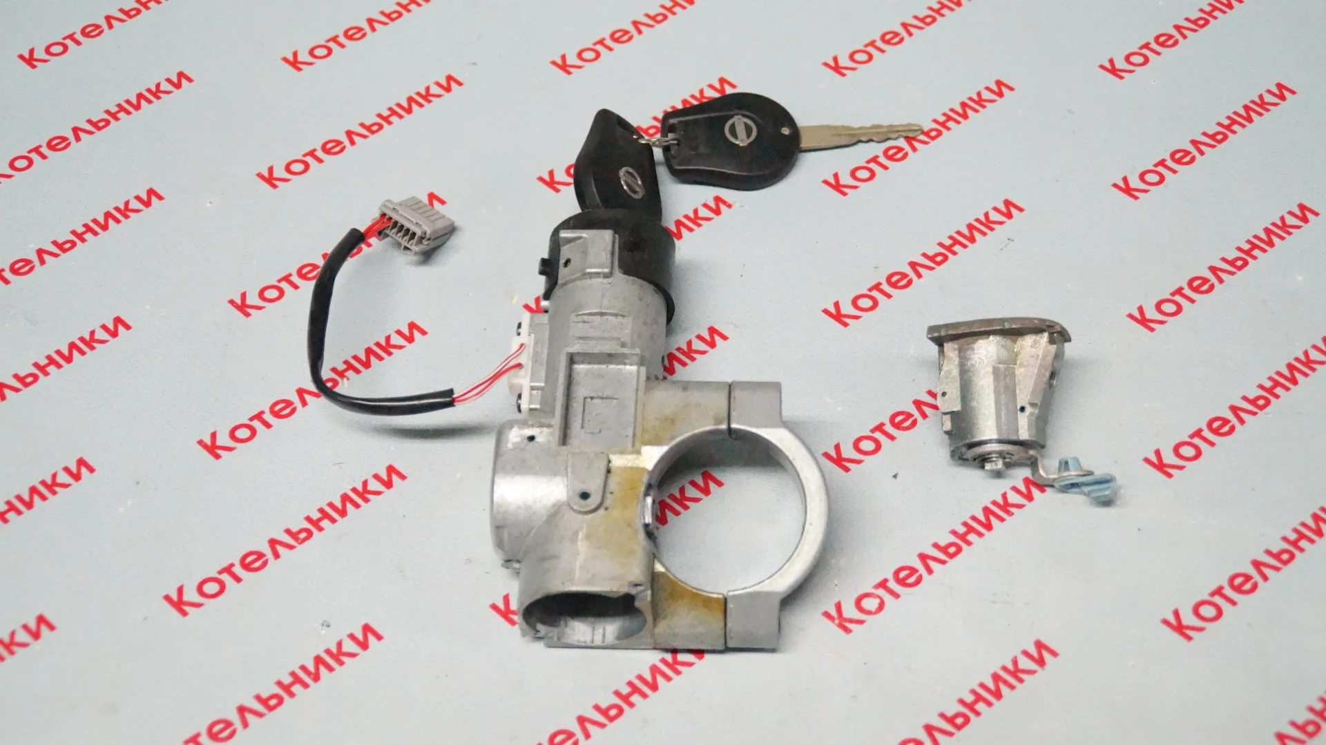 Nissan 48700-1KA0C Замок зажигания - миниатюра 3