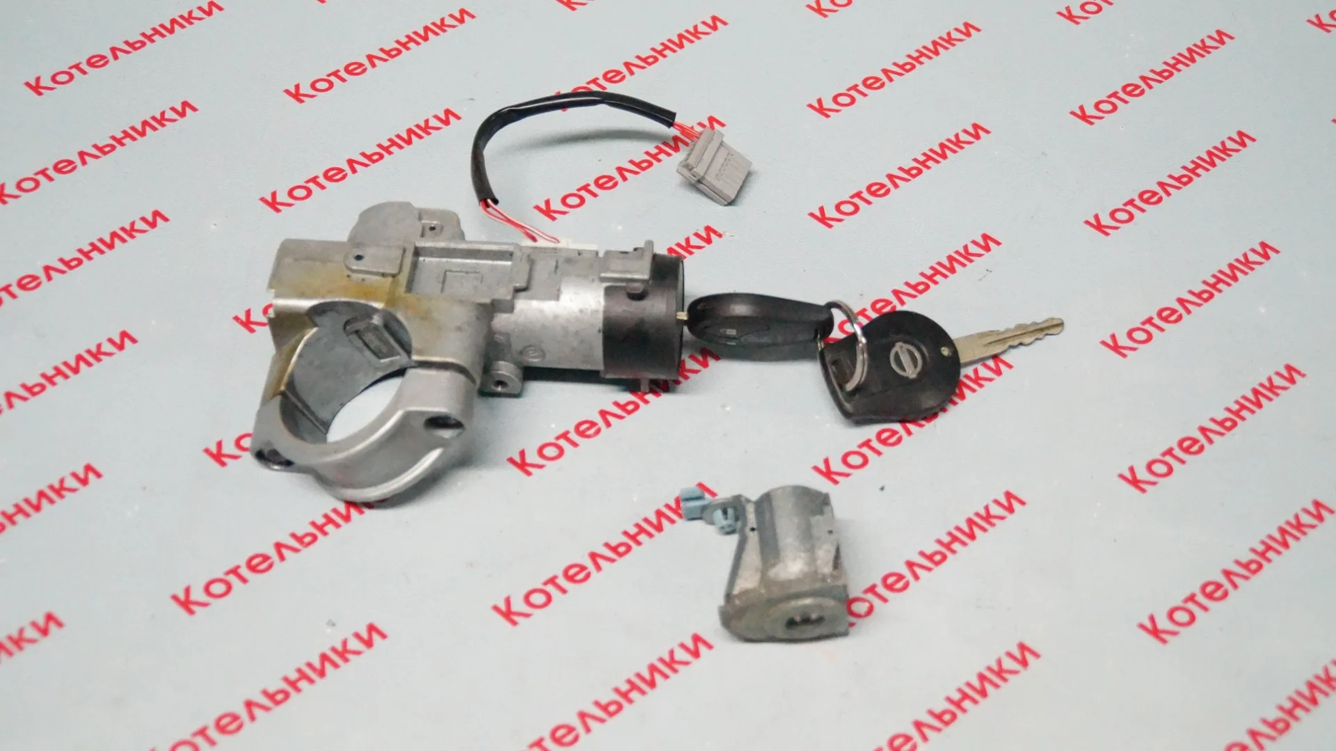 Nissan 48700-1KA0C Замок зажигания - миниатюра 4