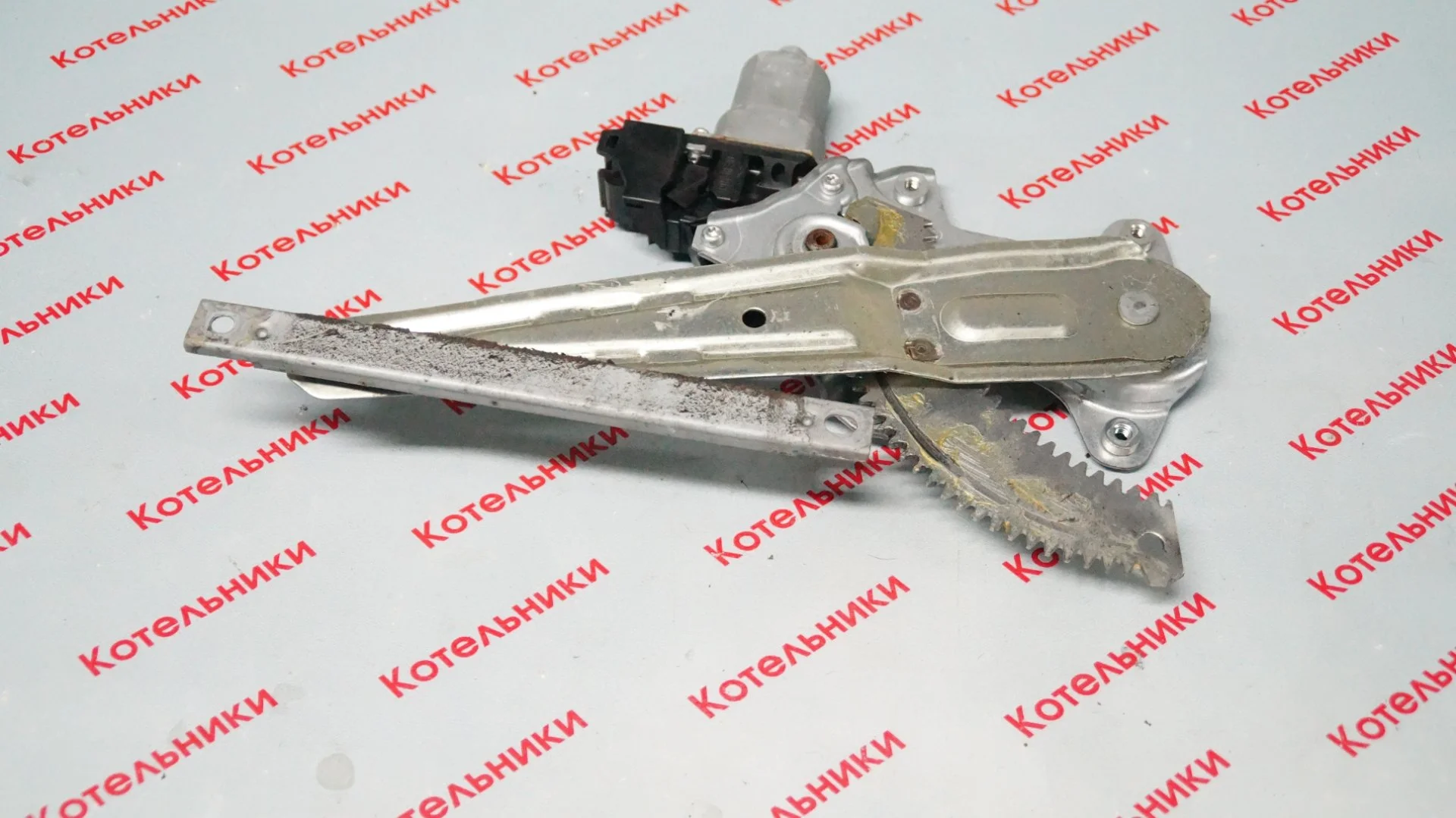 Nissan 82720-1U600 Стеклоподъемник задний правый - миниатюра 4