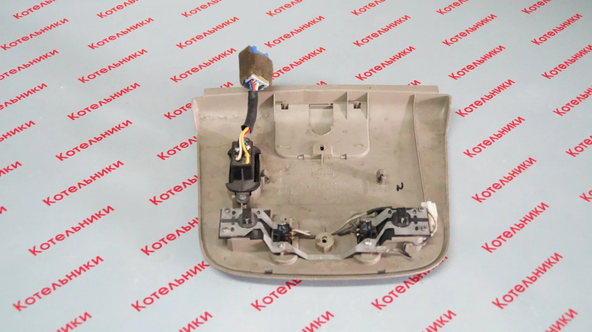 Nissan 26430-90J00 Плафон Подвсетки - миниатюра 3