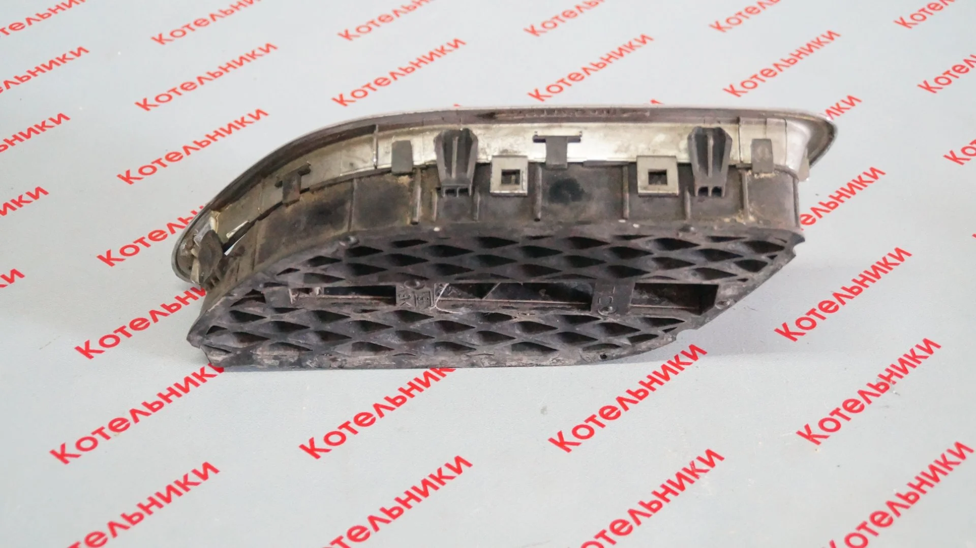 Nissan 62310-9F526 Решетка радиатора правая - миниатюра 3