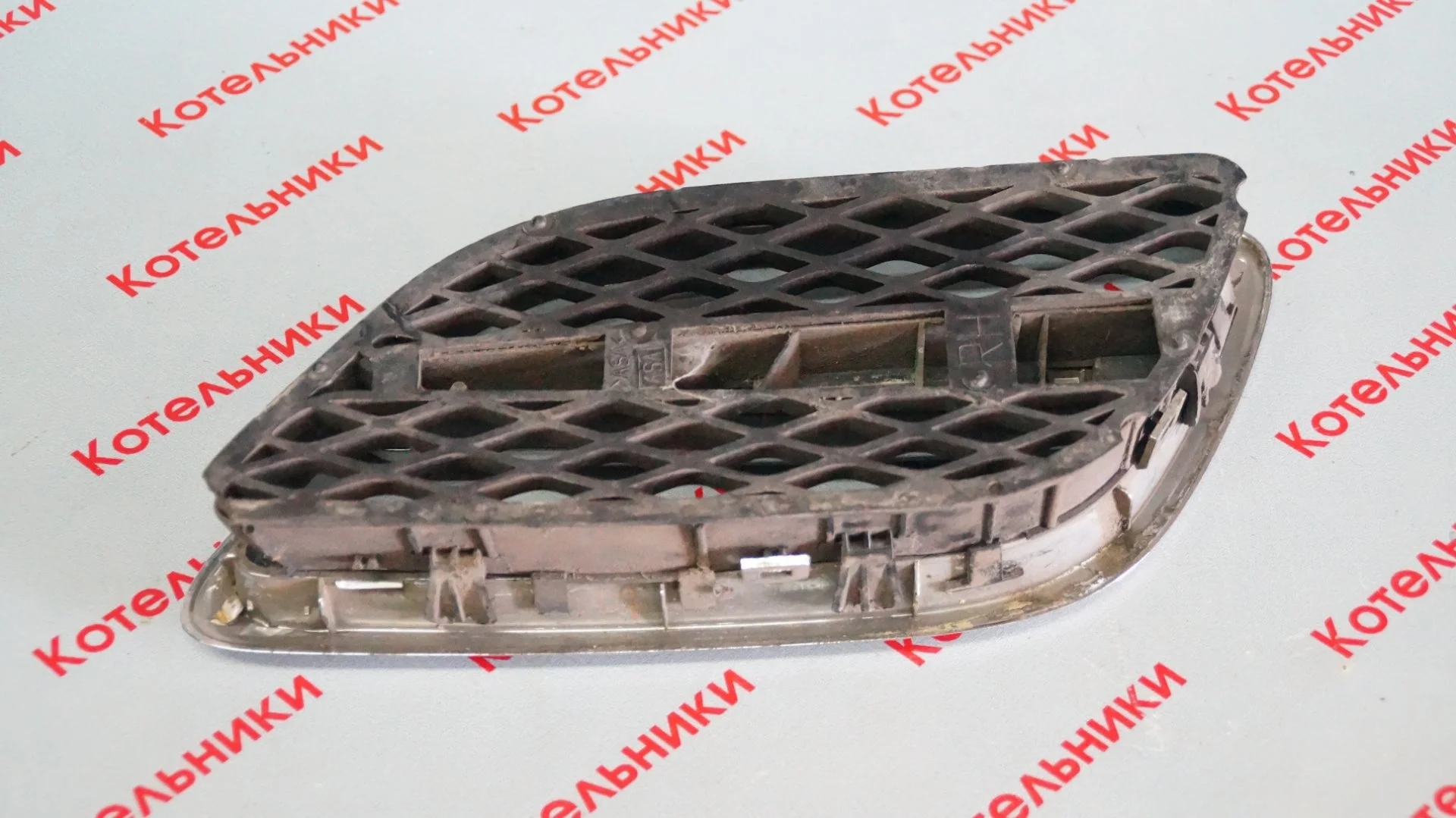 Nissan 62310-9F526 Решетка радиатора правая - миниатюра 4
