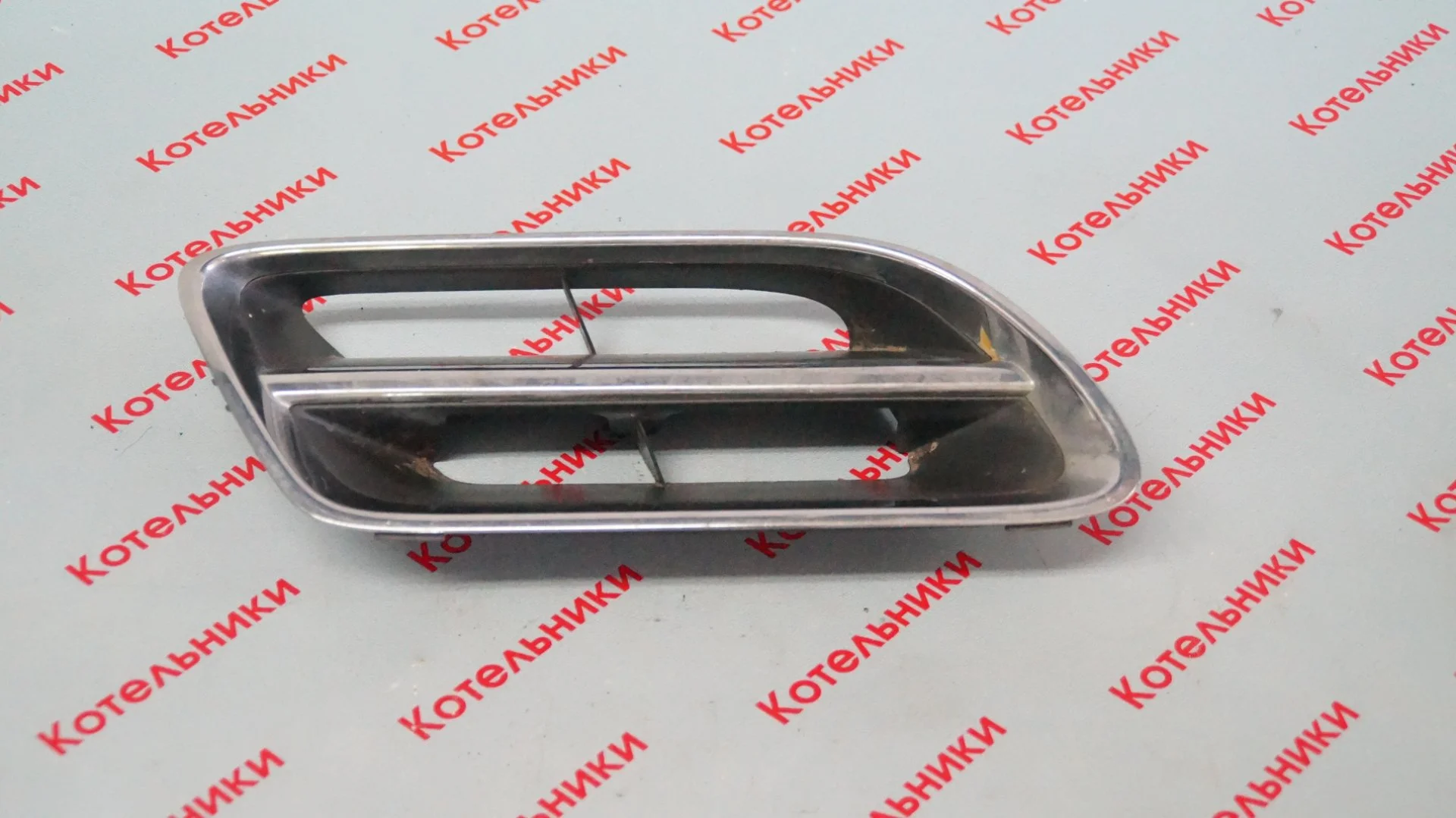 Nissan 62310-2F825 Решетка радиатора правая - миниатюра 2