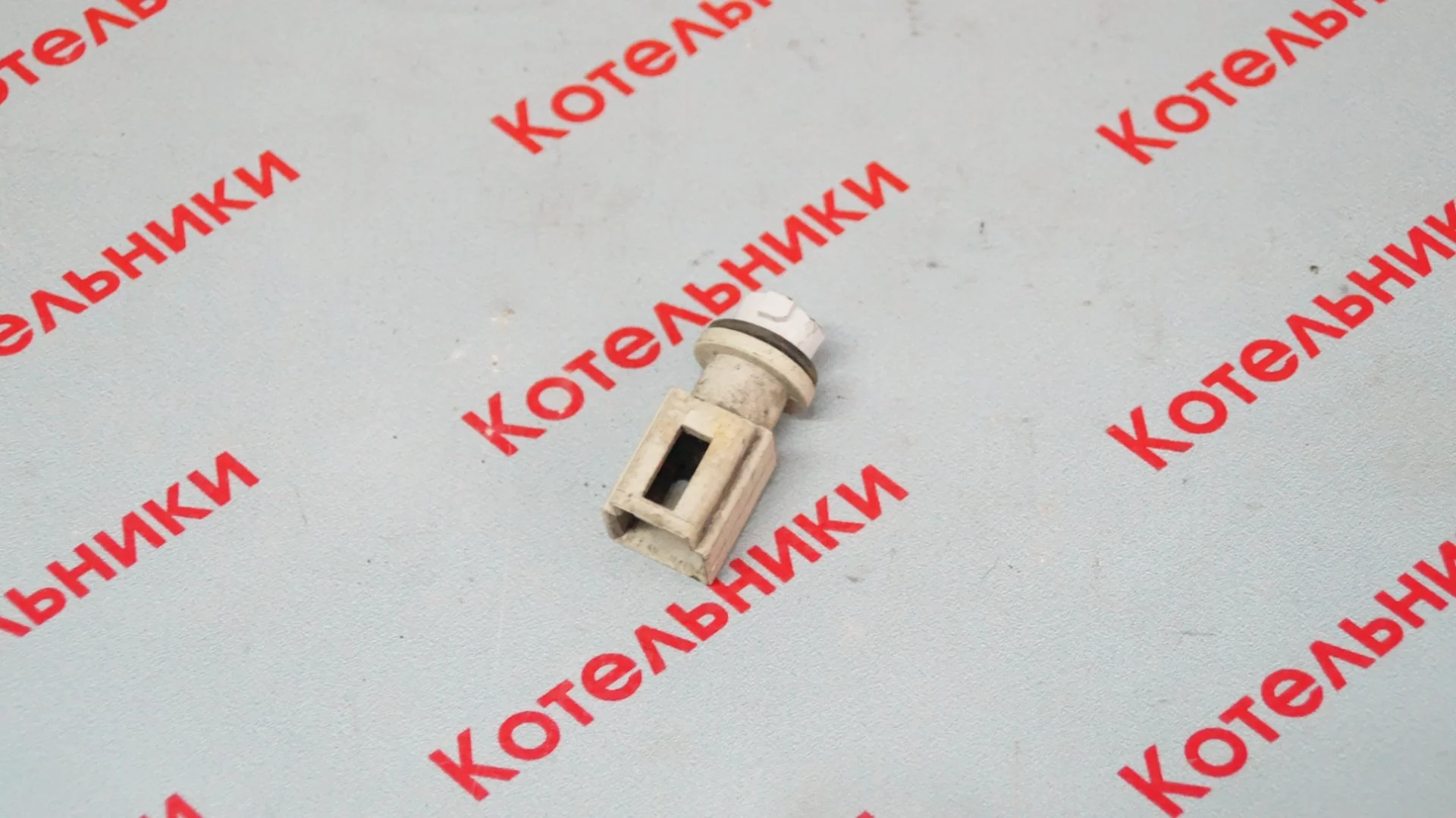 Nissan 26240-9F500 Патрон лампы - миниатюра 4