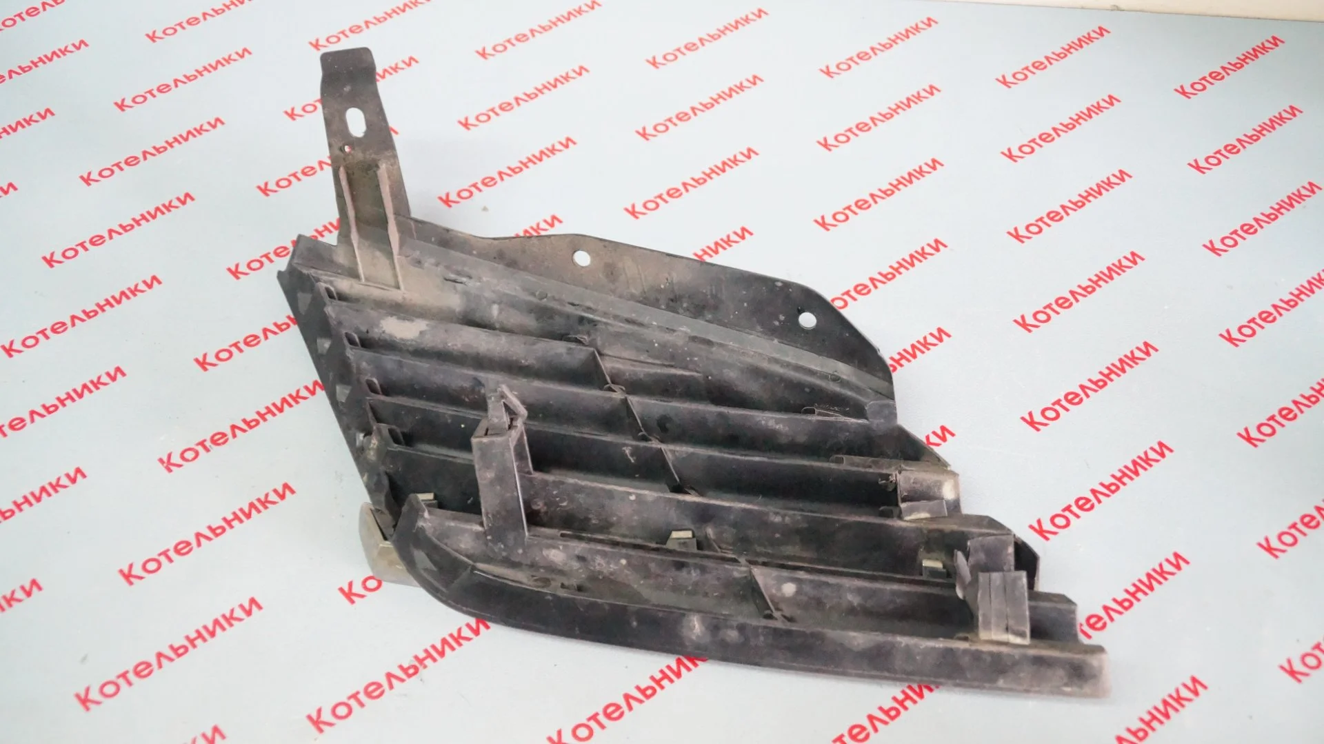 Nissan 62330-AU300 Решетка радиатора левая - миниатюра 4
