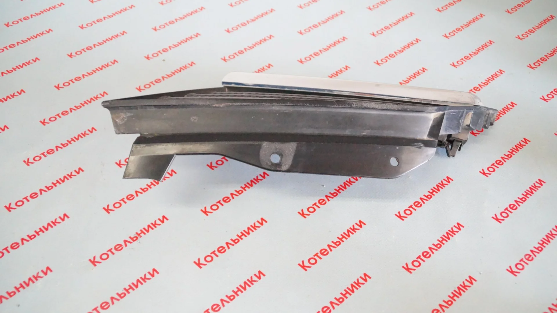 Nissan 62330-AU300 Решетка радиатора левая - миниатюра 3