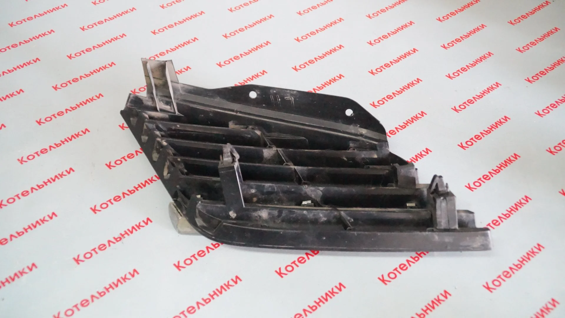 Nissan 62330-AU300 Решетка радиатора левая - миниатюра 4