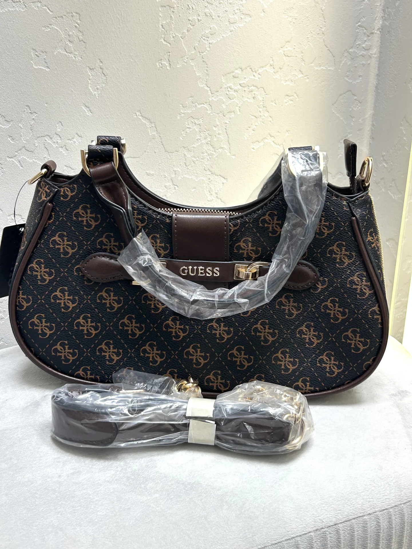 Женская сумка Guess - изображение 1