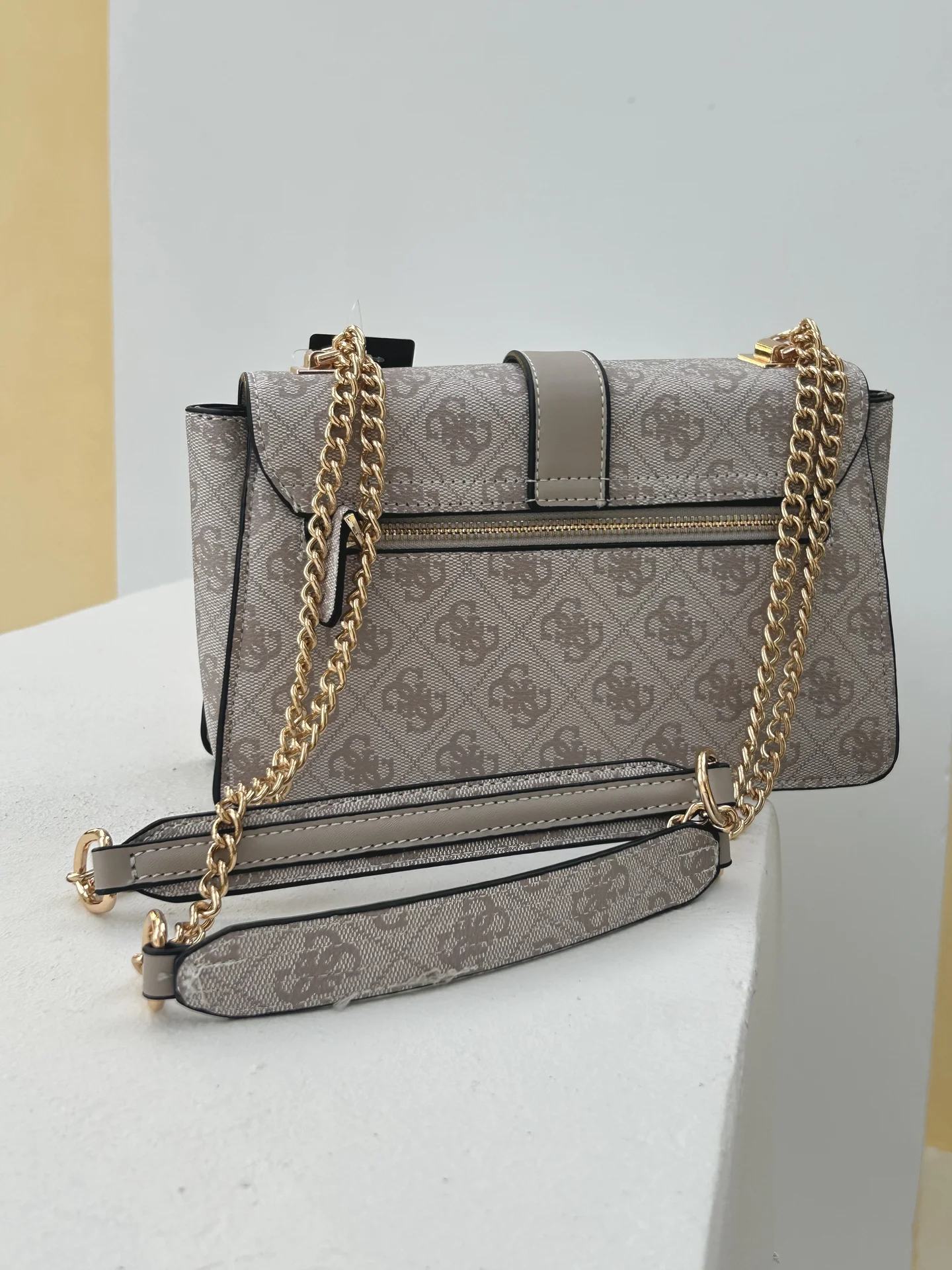 Женская сумка Guess - миниатюра 2