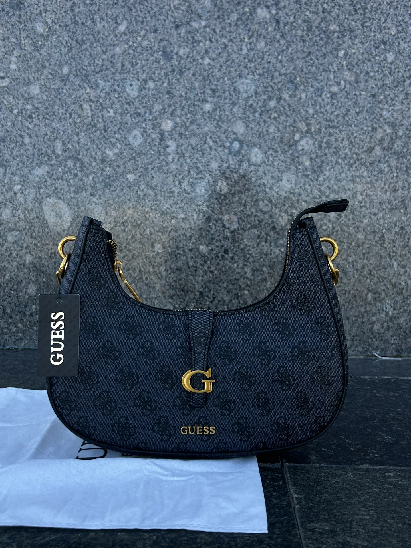 женчкая сумка Guess - изображение 1