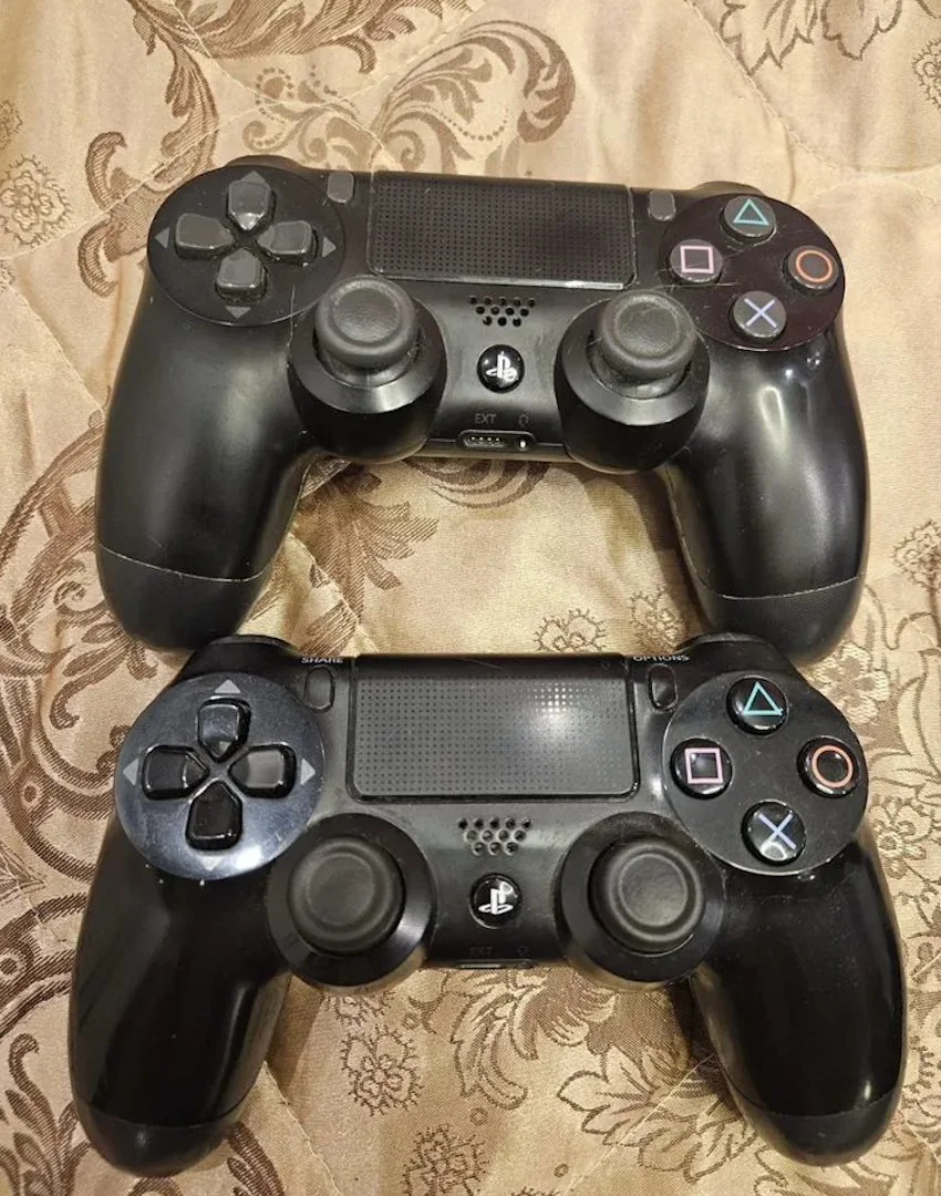 Sony PlayStation 4 FAT, 500 ГБ, 2 геймпада - миниатюра 2