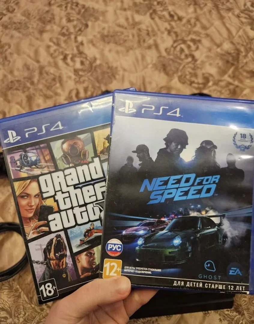 Sony PlayStation 4 FAT, 500 ГБ, 2 геймпада - миниатюра 4