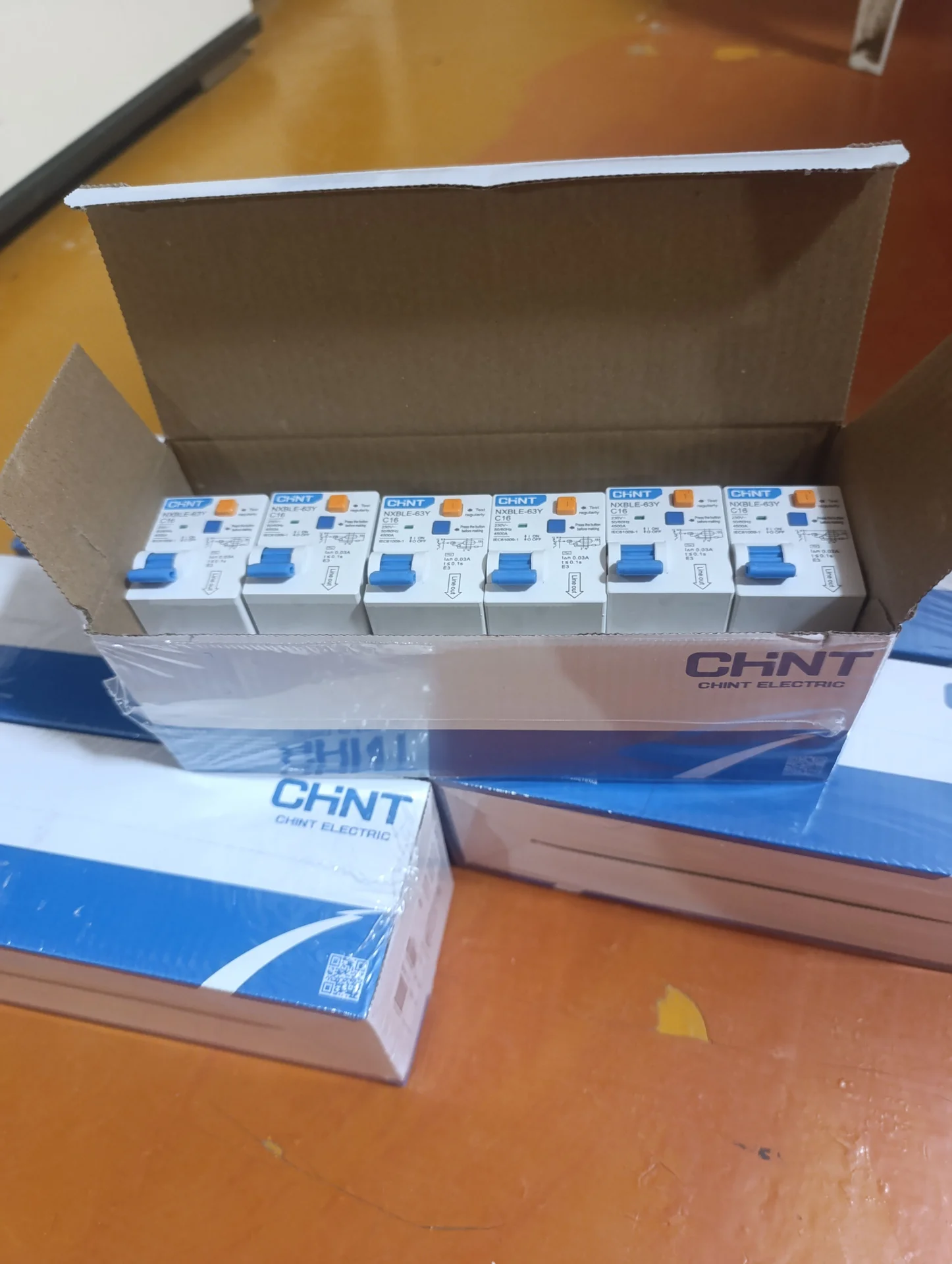 Дифференциальный автомат CHINT NXBLE -63Y 1P+N 16A - миниатюра 2