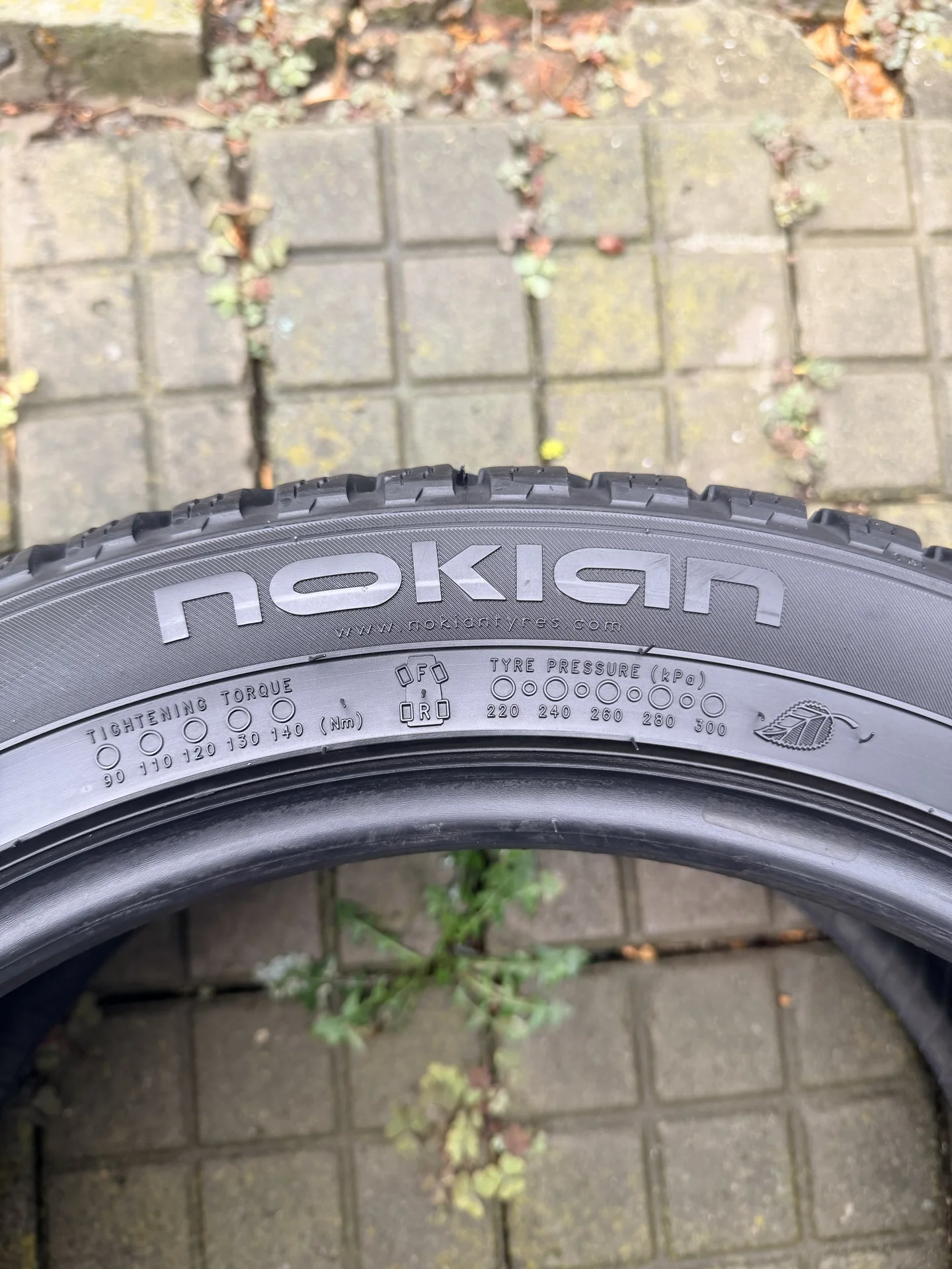 Шины зимние Nokian Hakkapeliitta 8 225/45 R17 - миниатюра 3