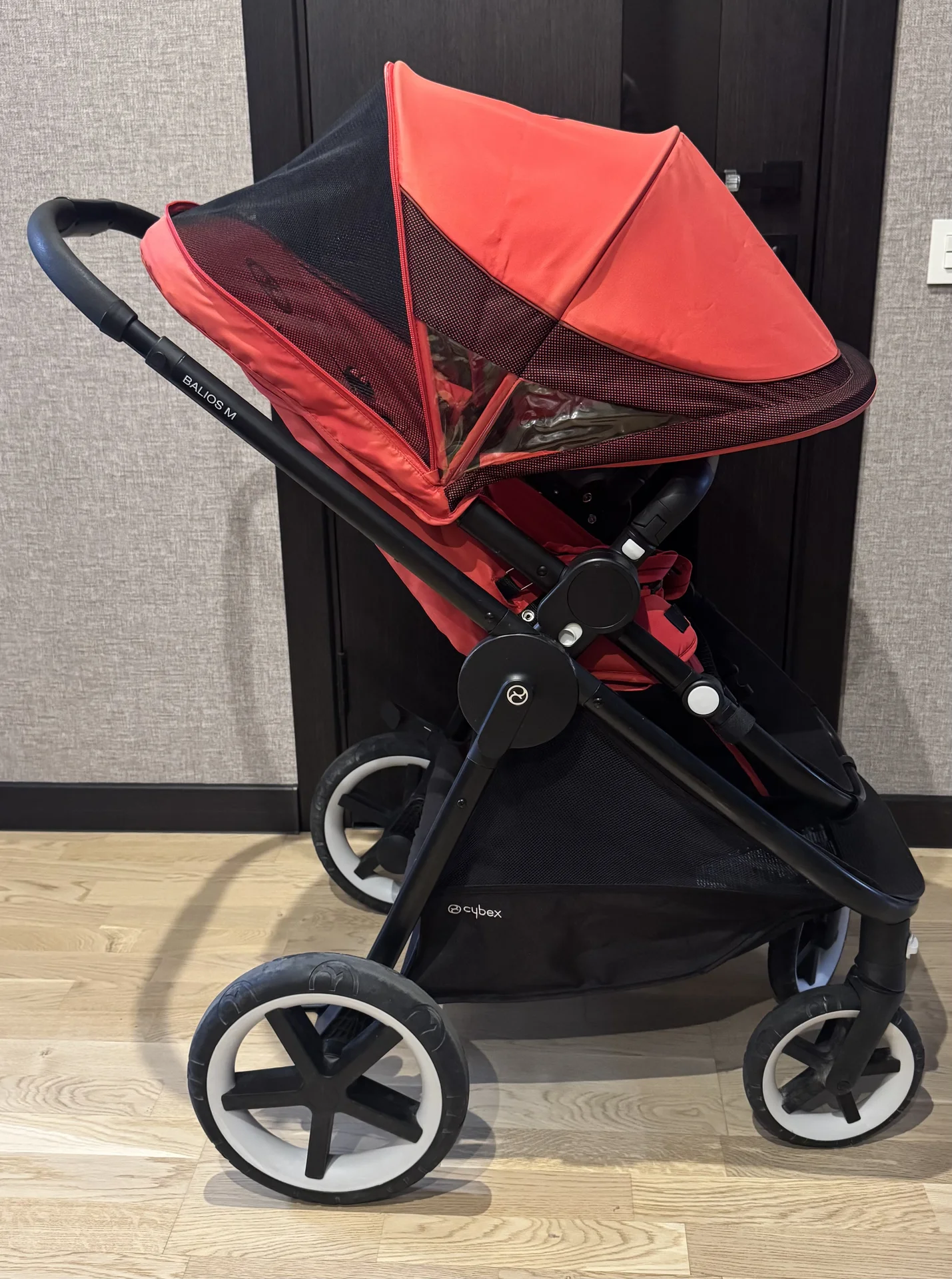 Прогулочная коляска CYBEX - изображение 1
