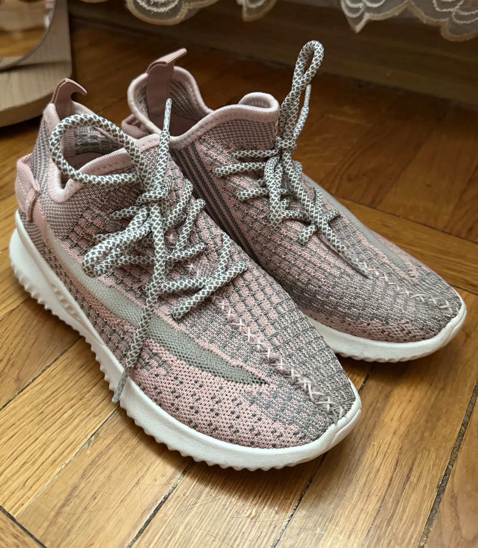 Кроссовки adidas - миниатюра 2
