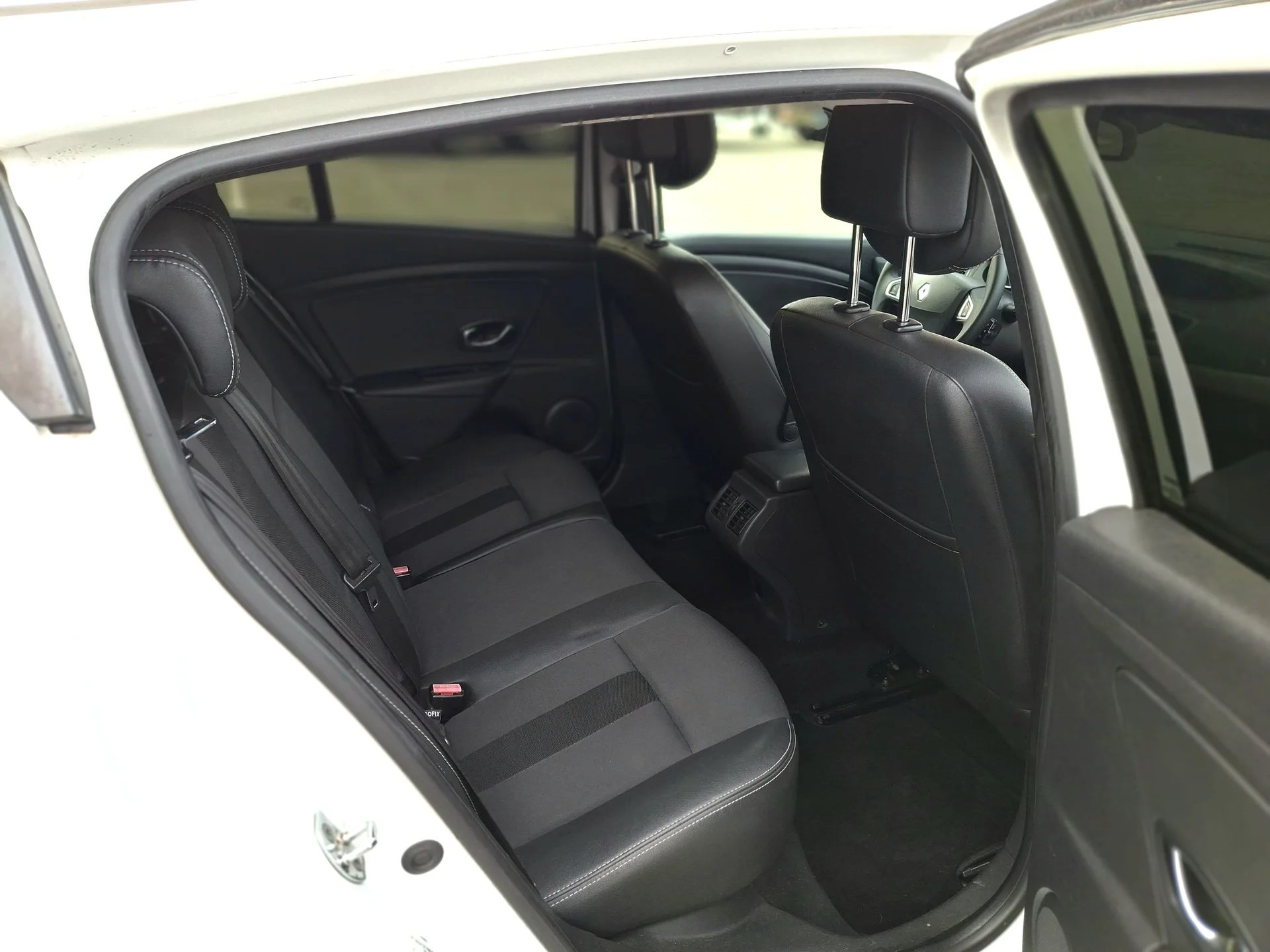 Renault Megane III 2012г 2л. АКПП - миниатюра 23