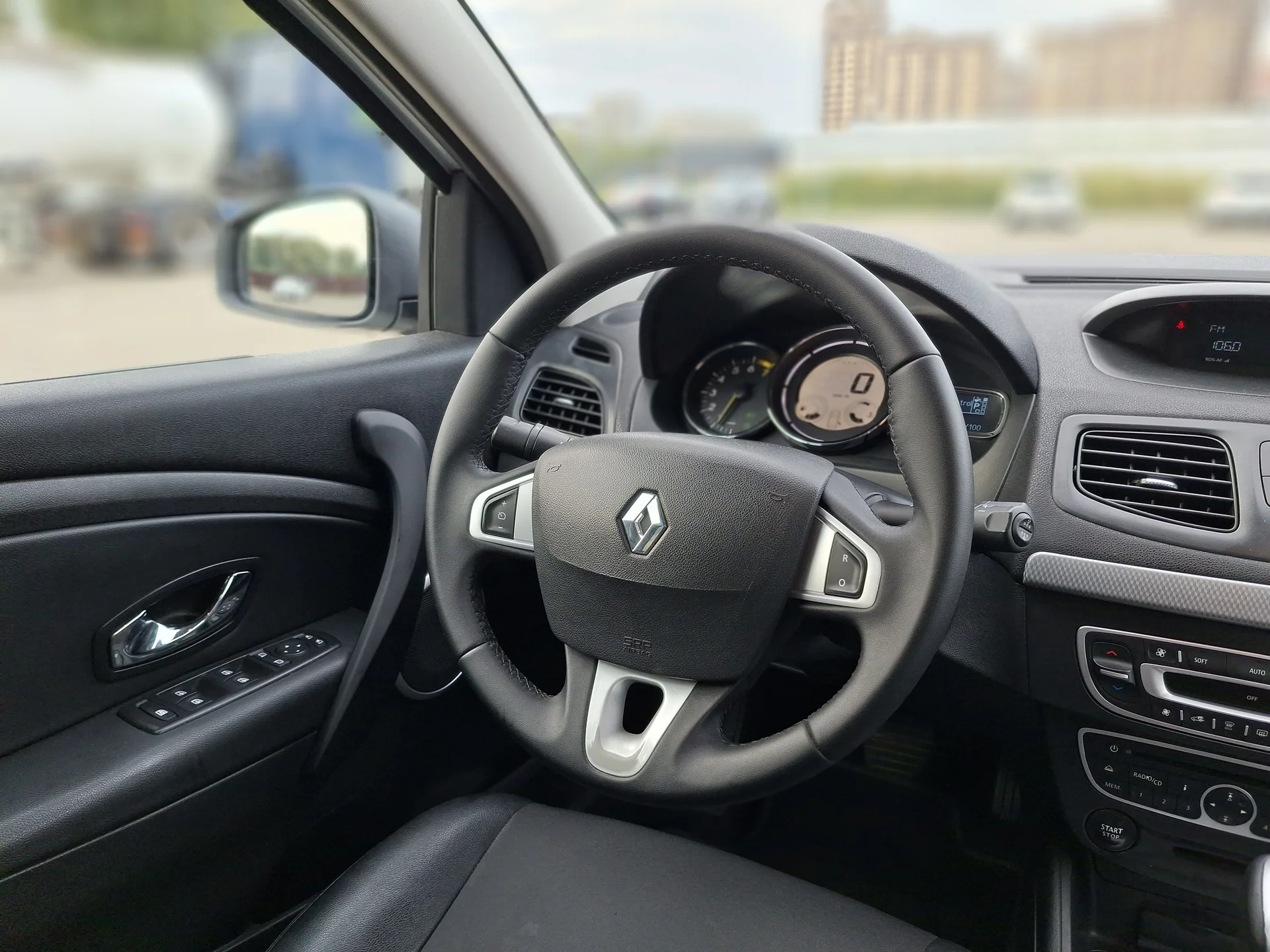 Renault Megane III 2012г 2л. АКПП - миниатюра 24