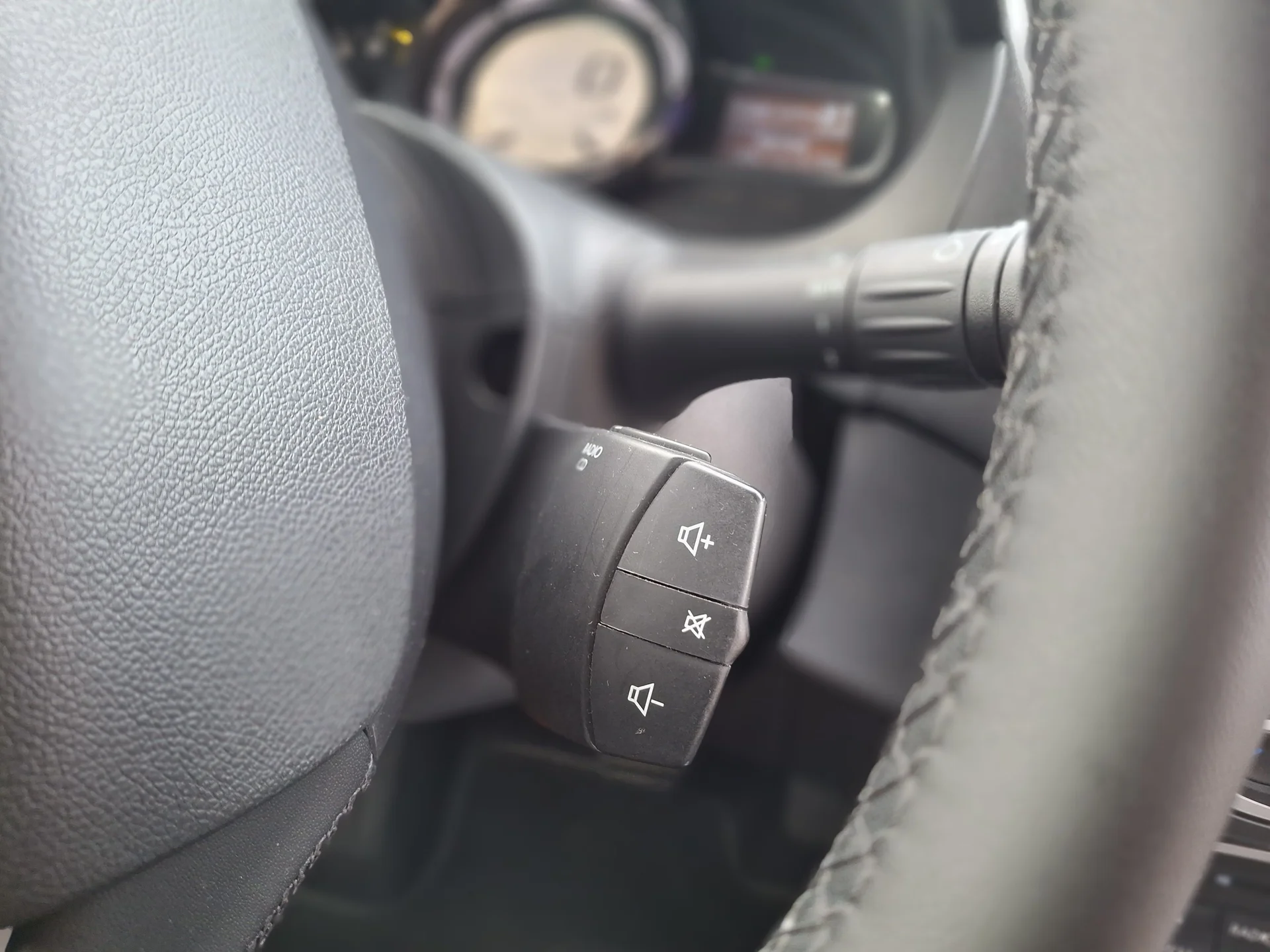 Renault Megane III 2012г 2л. АКПП - миниатюра 31
