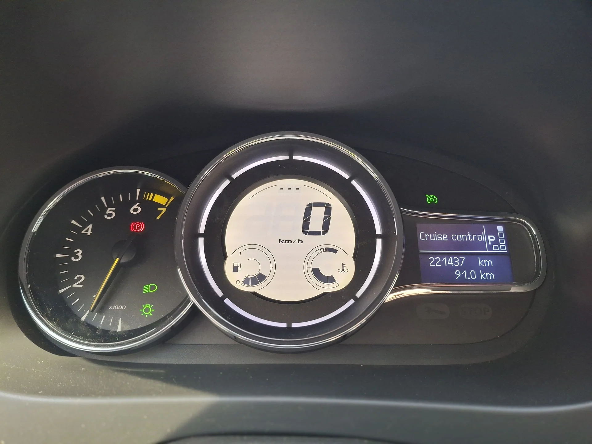 Renault Megane III 2012г 2л. АКПП - миниатюра 47