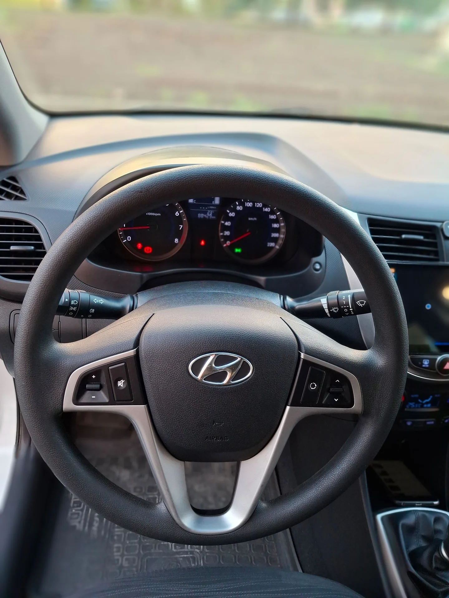 В продаже Hyundai Solaris SuperSeries 2016г - миниатюра 28