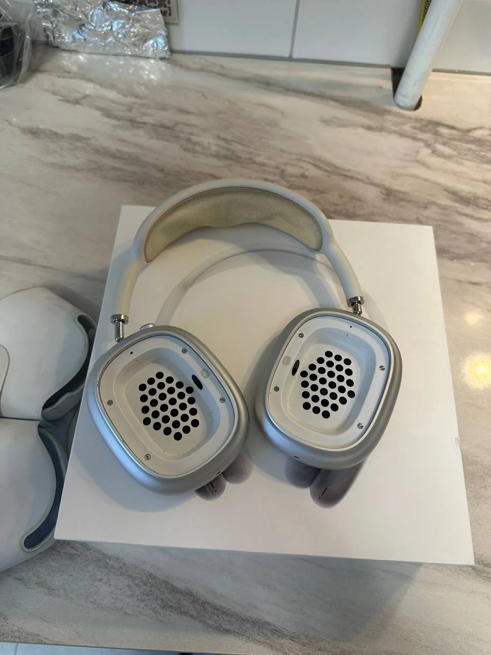 AirPods Max lightning 1 поколения - миниатюра 6