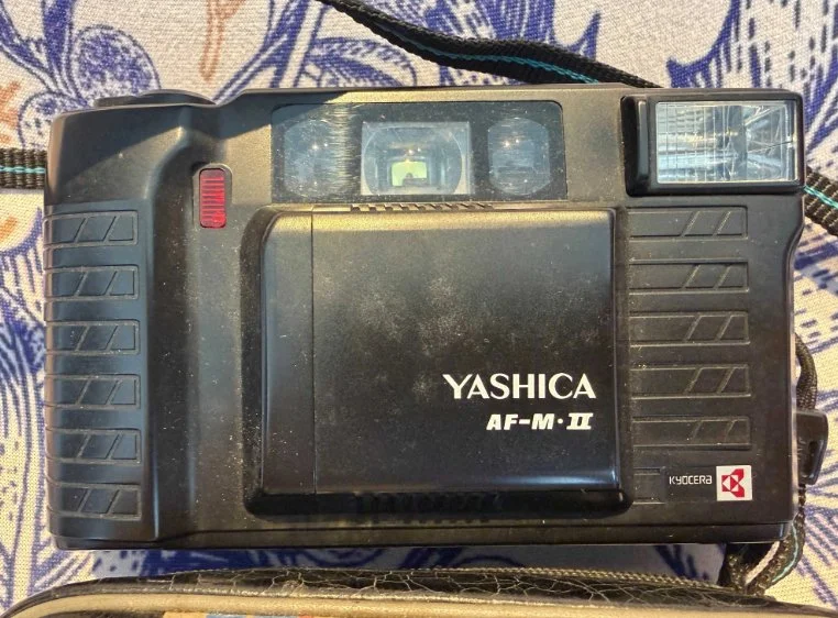 Фотокамера пленочная, аналоговая Yashica Kyocera - миниатюра 2