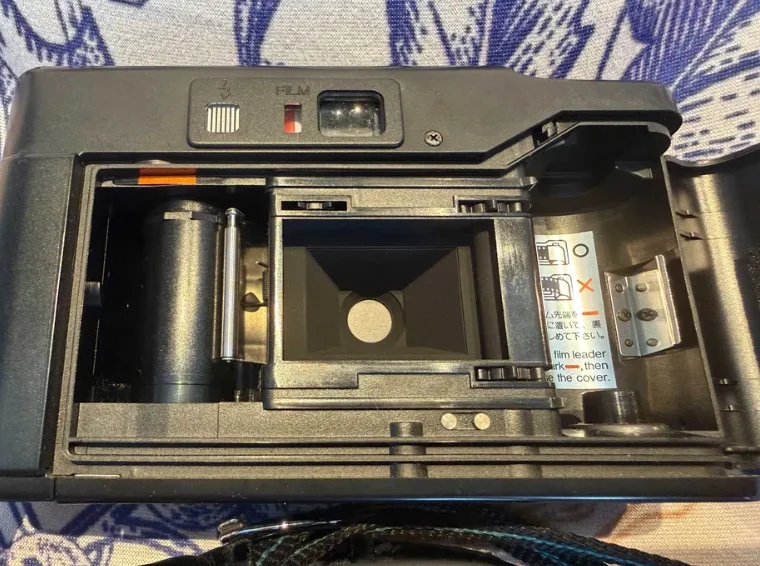 Фотокамера пленочная, аналоговая Yashica Kyocera - миниатюра 5