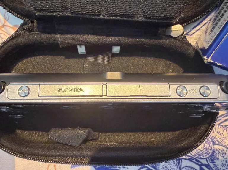 Приставка Sony Playstation Vita - миниатюра 4