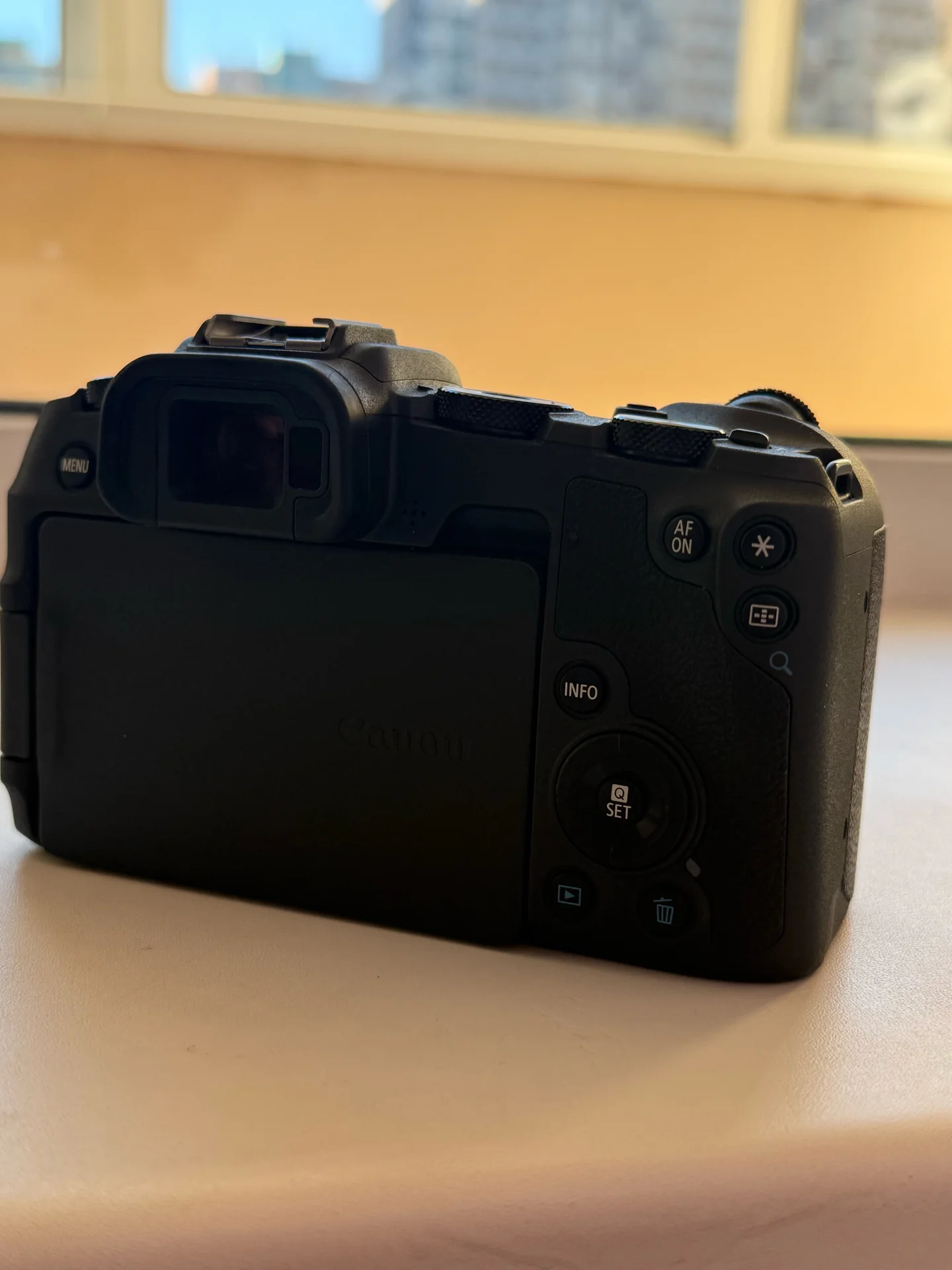 Фотоаппарат canon RP - миниатюра 2