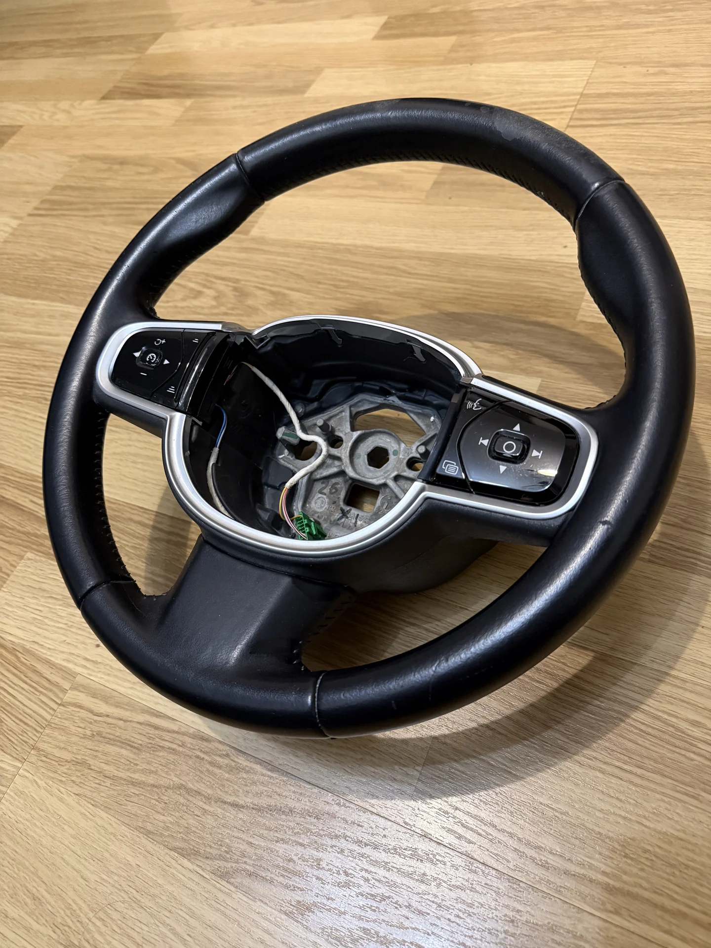 Рулевое колесо Vovlo v60 - изображение 1