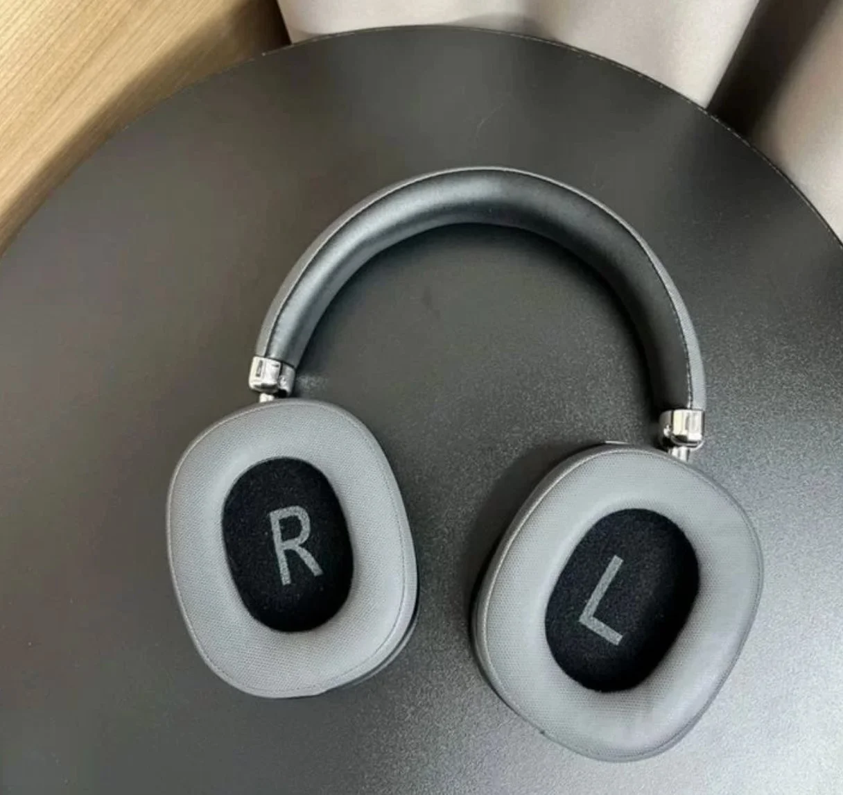 Наушники беспроводные большие (реплика AirPods) - миниатюра 3