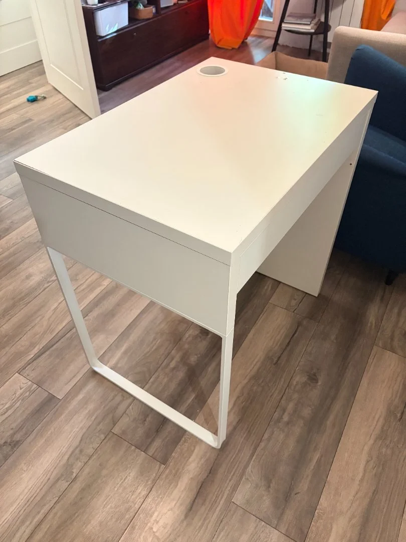 Стол IKEA MICKE - миниатюра 2