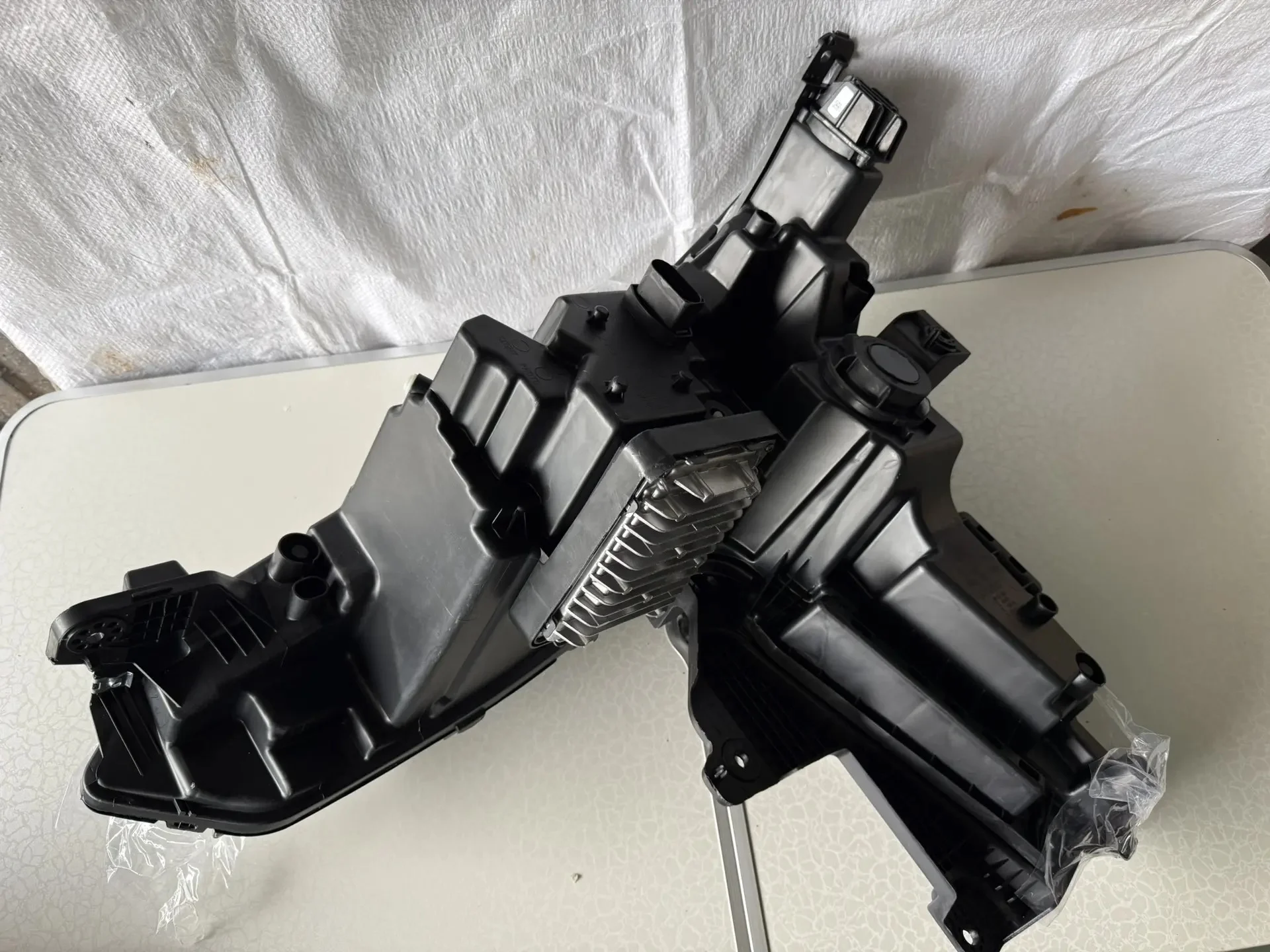 Фары для Geely Atlas 2 поколения 7051052300/7051052500 - миниатюра 8