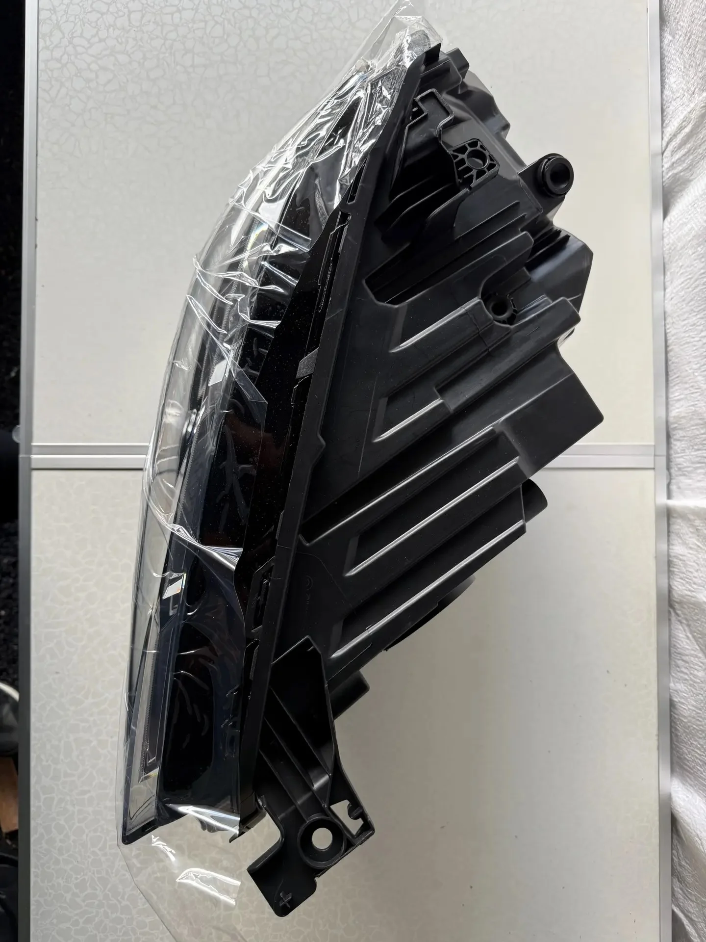 Фары для Geely Monjaro 7051047400/7051047300 - миниатюра 4