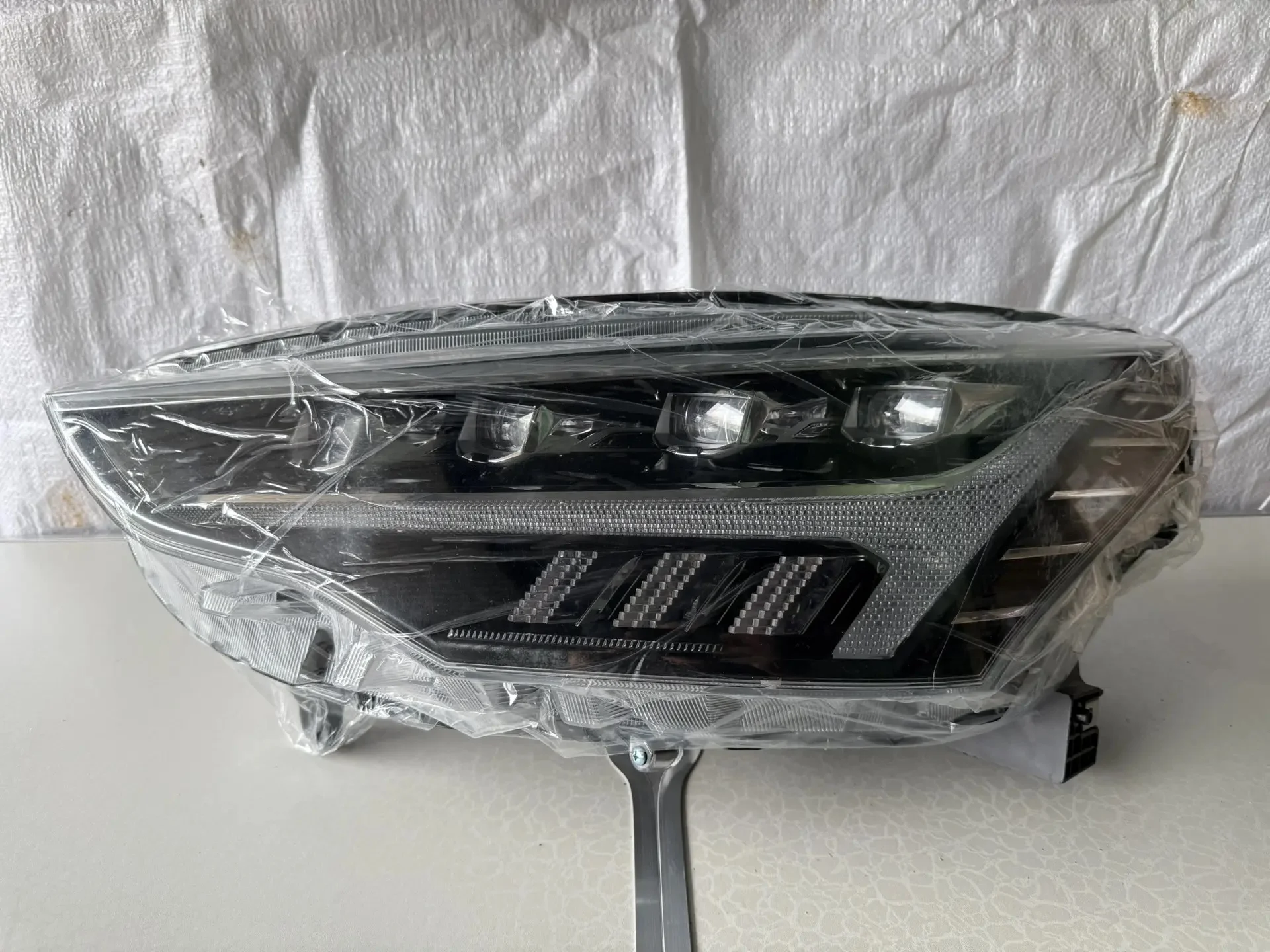 Фары Haval Jolion 4121104XSTO1A/4121105XST01A - изображение 1