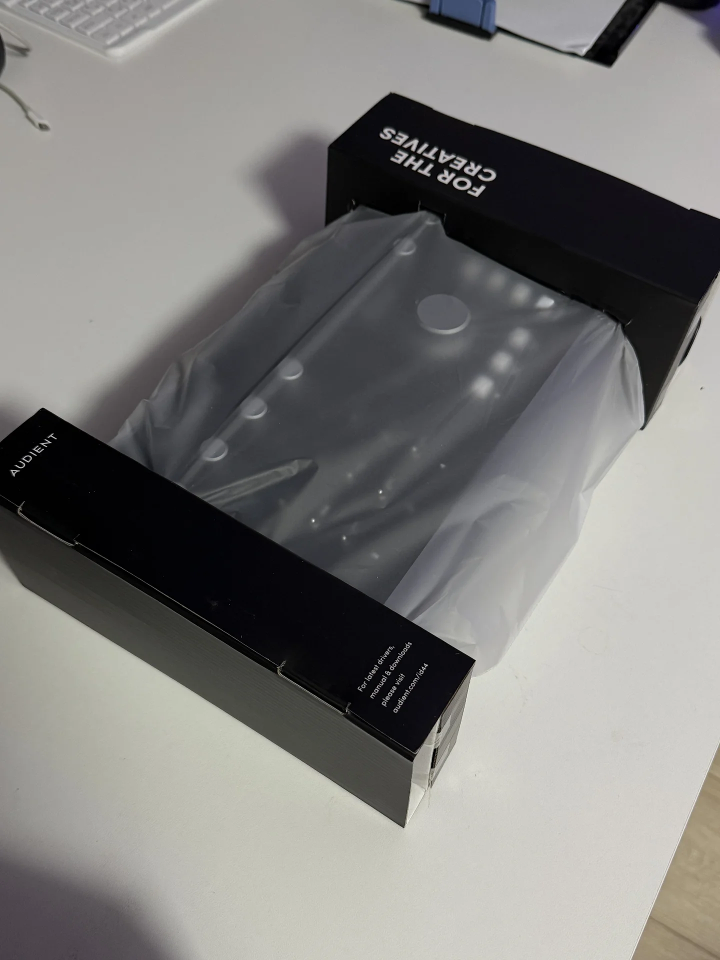 Аудиокарта Audient iD44 mkii - миниатюра 2