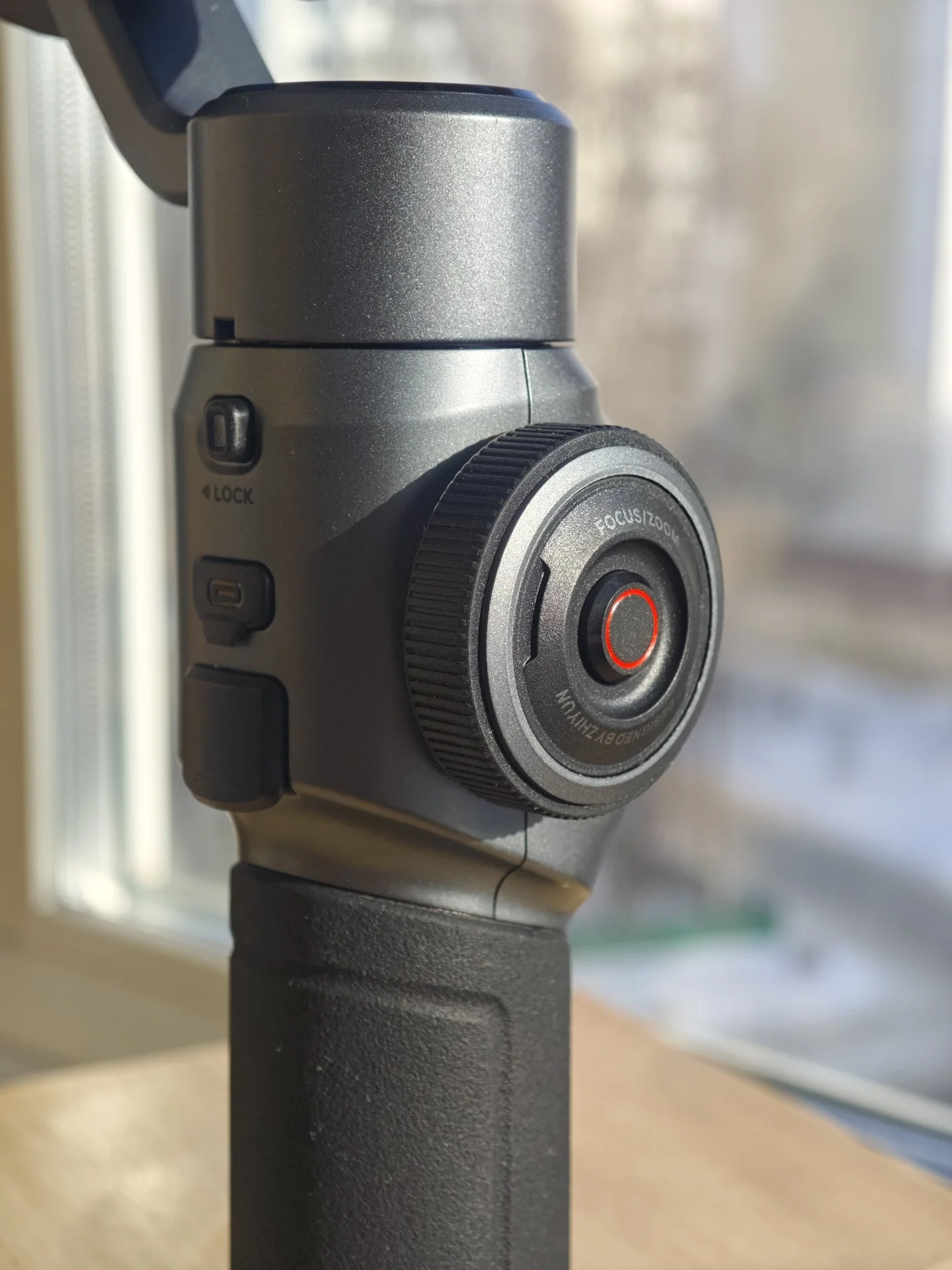 Трехосевой стабилизатор Zhiyun Smooth 5 - миниатюра 3