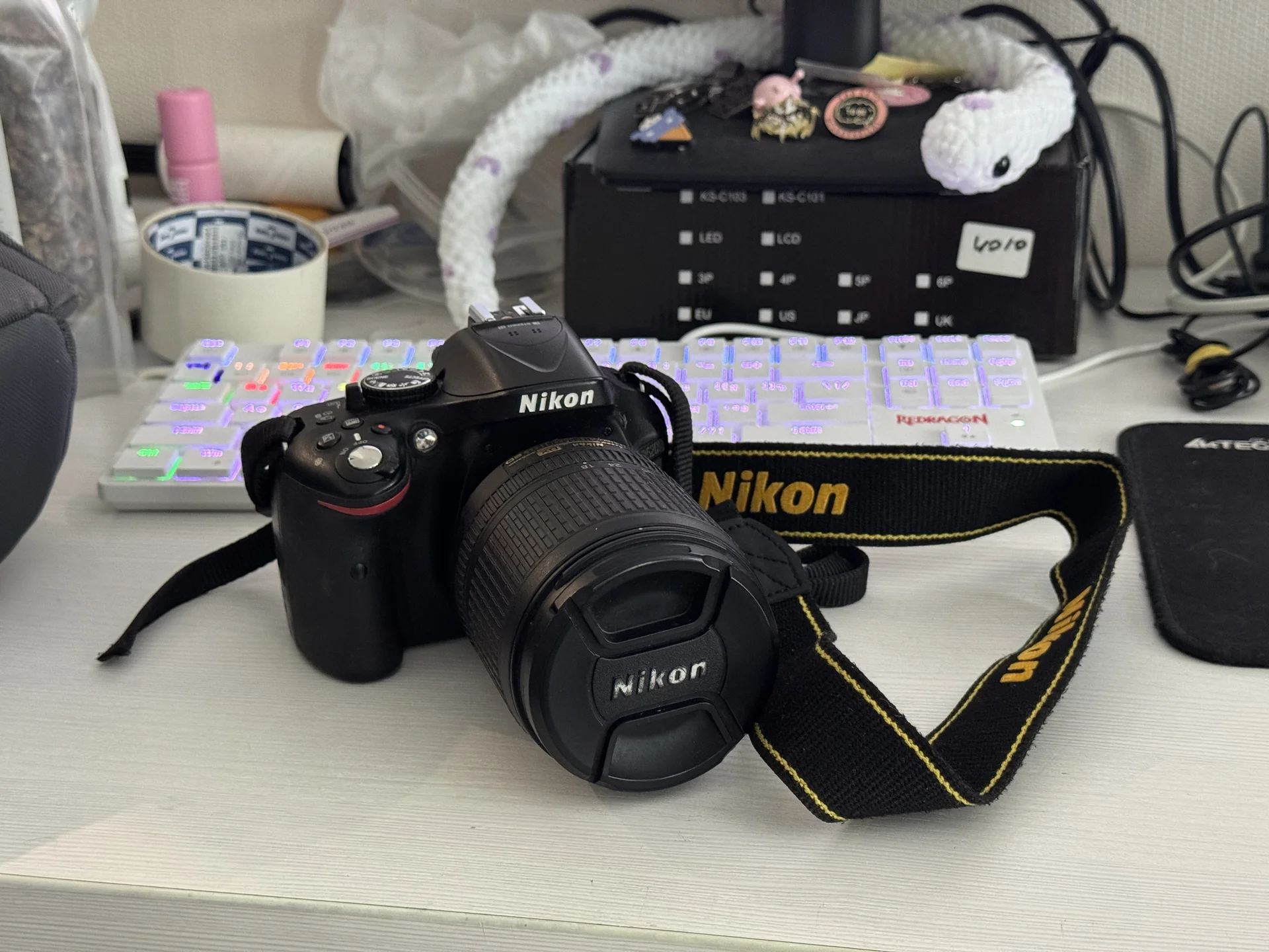 Зеркальный фотоаппарат Nikon D5200 + 18-105mm VR - изображение 1